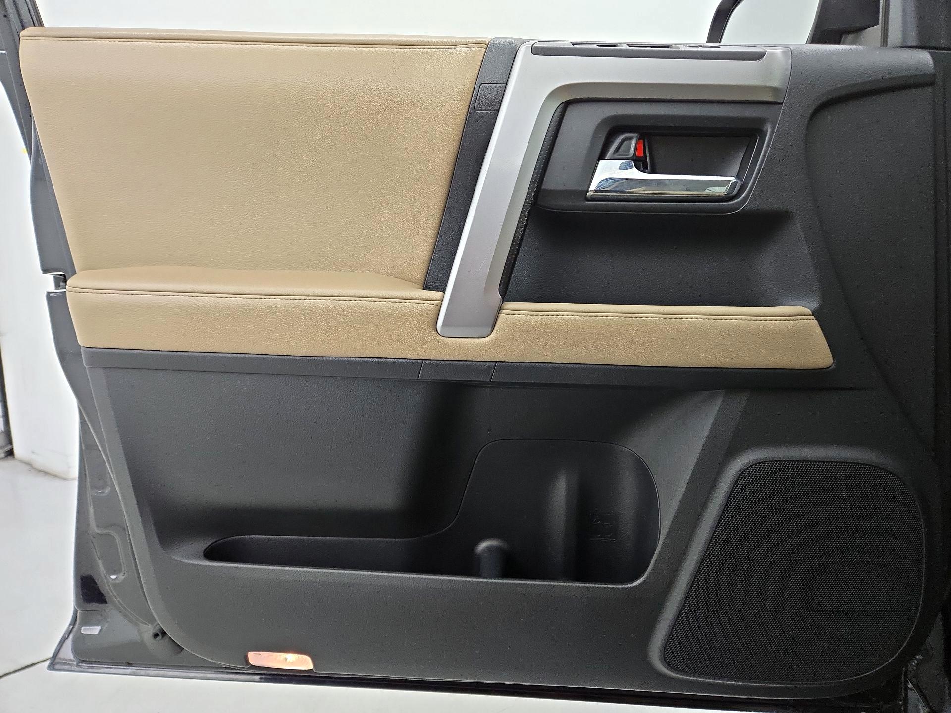 Thumbnail: 2016 Toyota 4Runner - 12