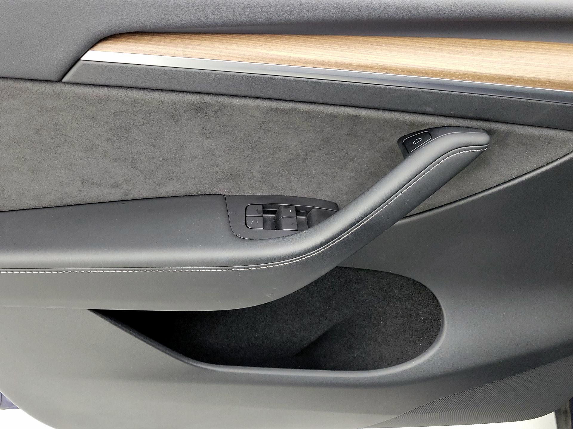 Thumbnail: 2022 Tesla Model Y - 12