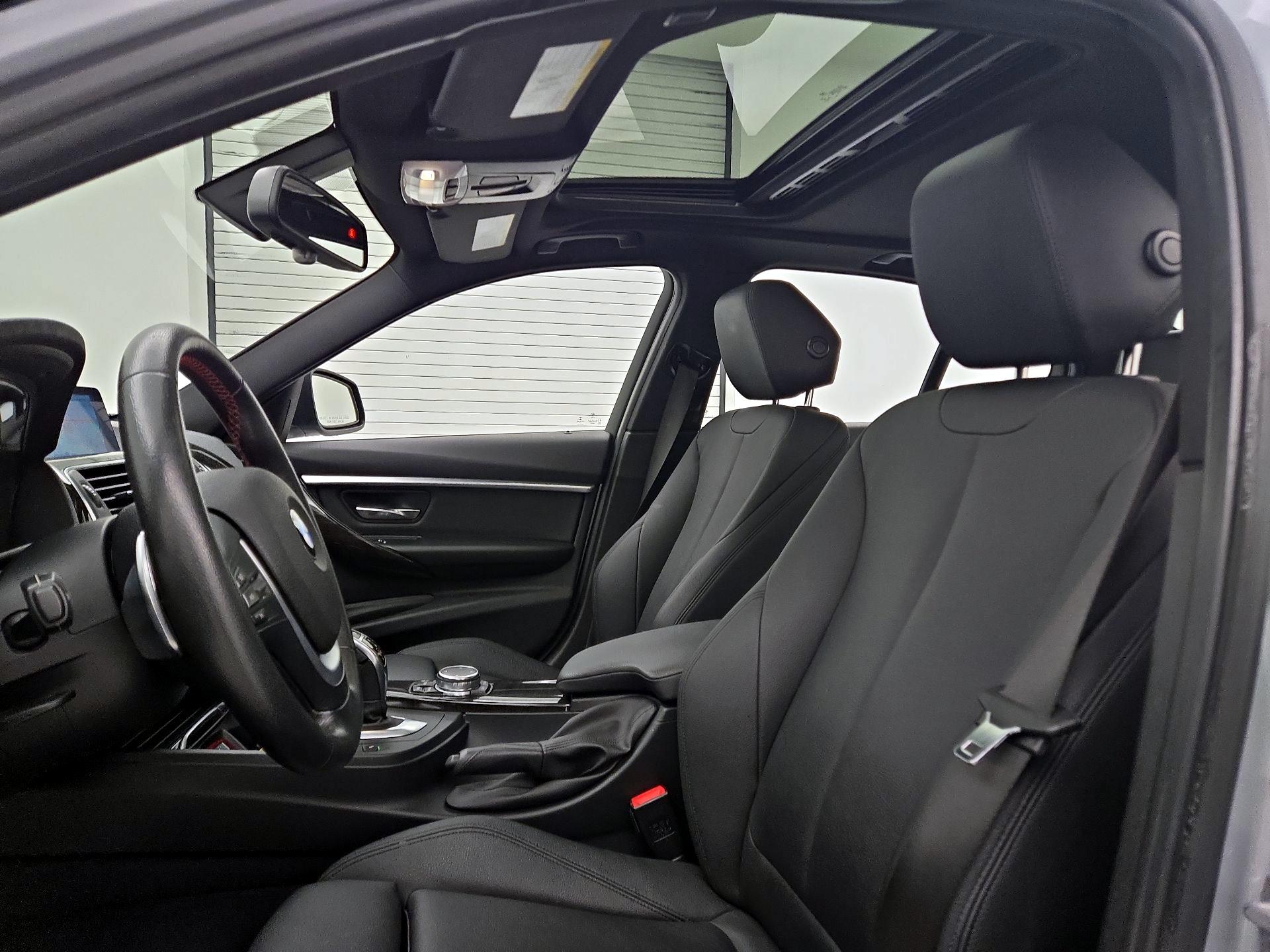 Thumbnail: 2016 BMW 3 Series - 20