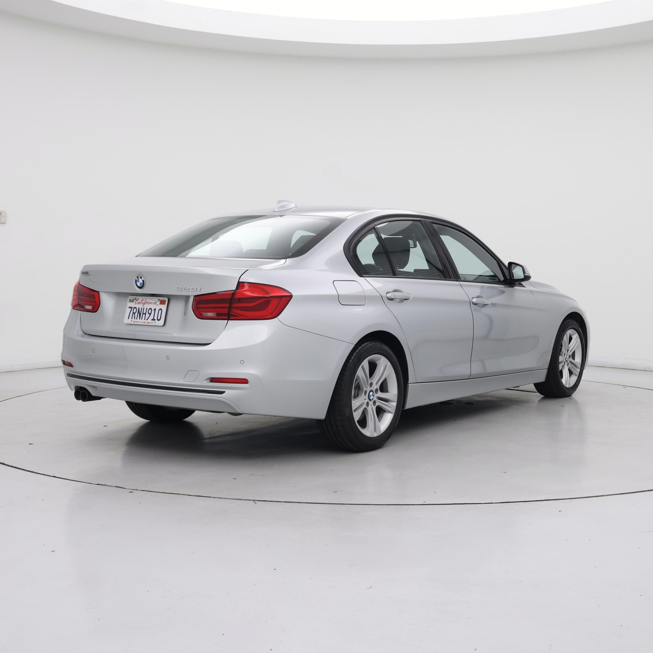 Thumbnail: 2016 BMW 3 Series - 8