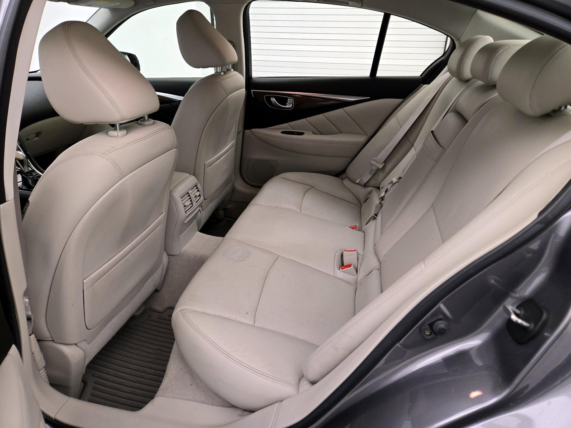 Thumbnail: 2014 INFINITI Q50 - 18