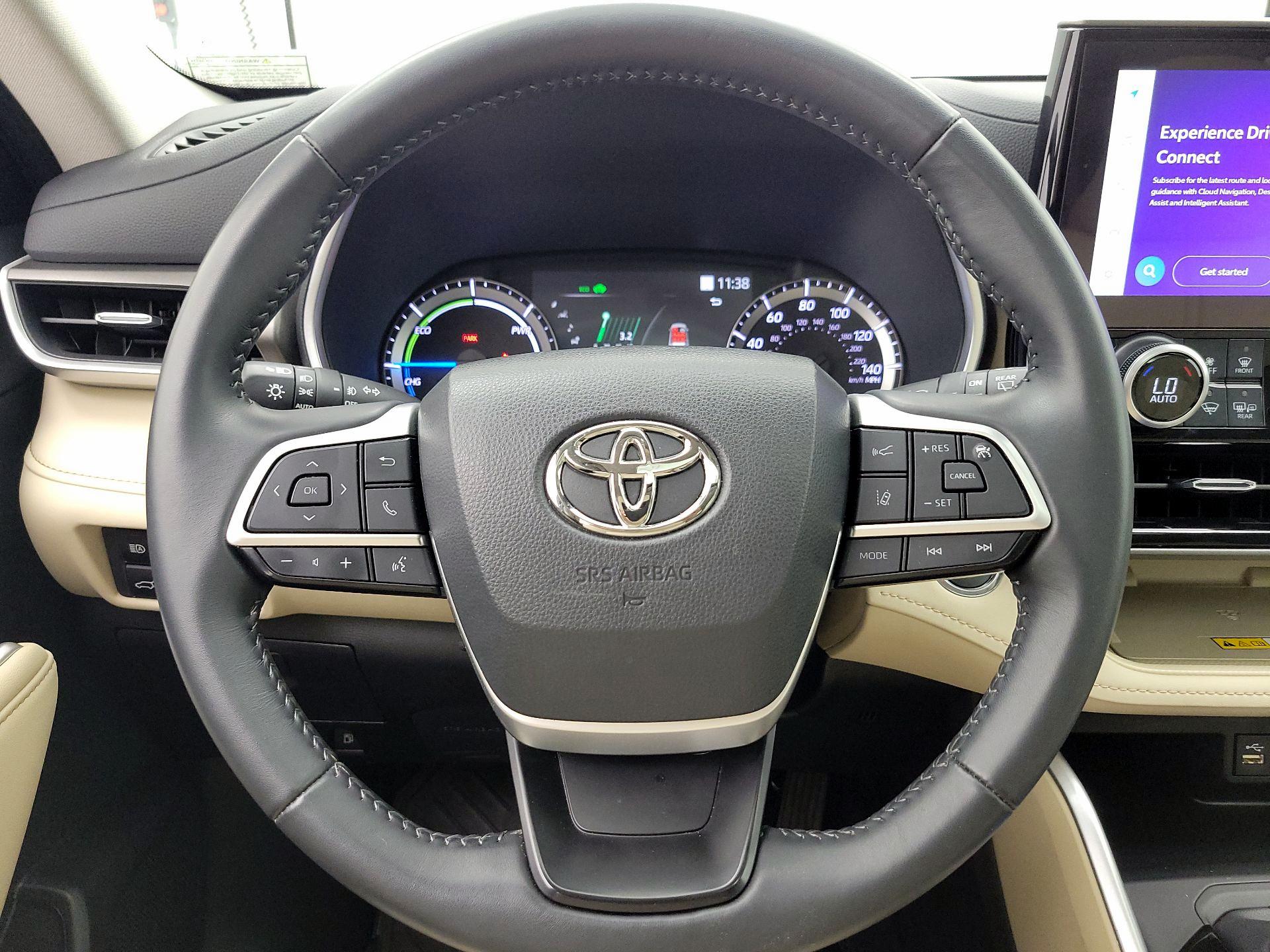 Thumbnail: 2023 Toyota Highlander - 10