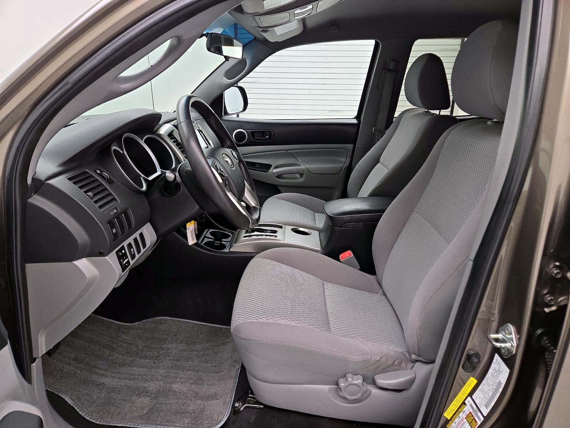 Thumbnail: 2014 Toyota Tacoma - 11
