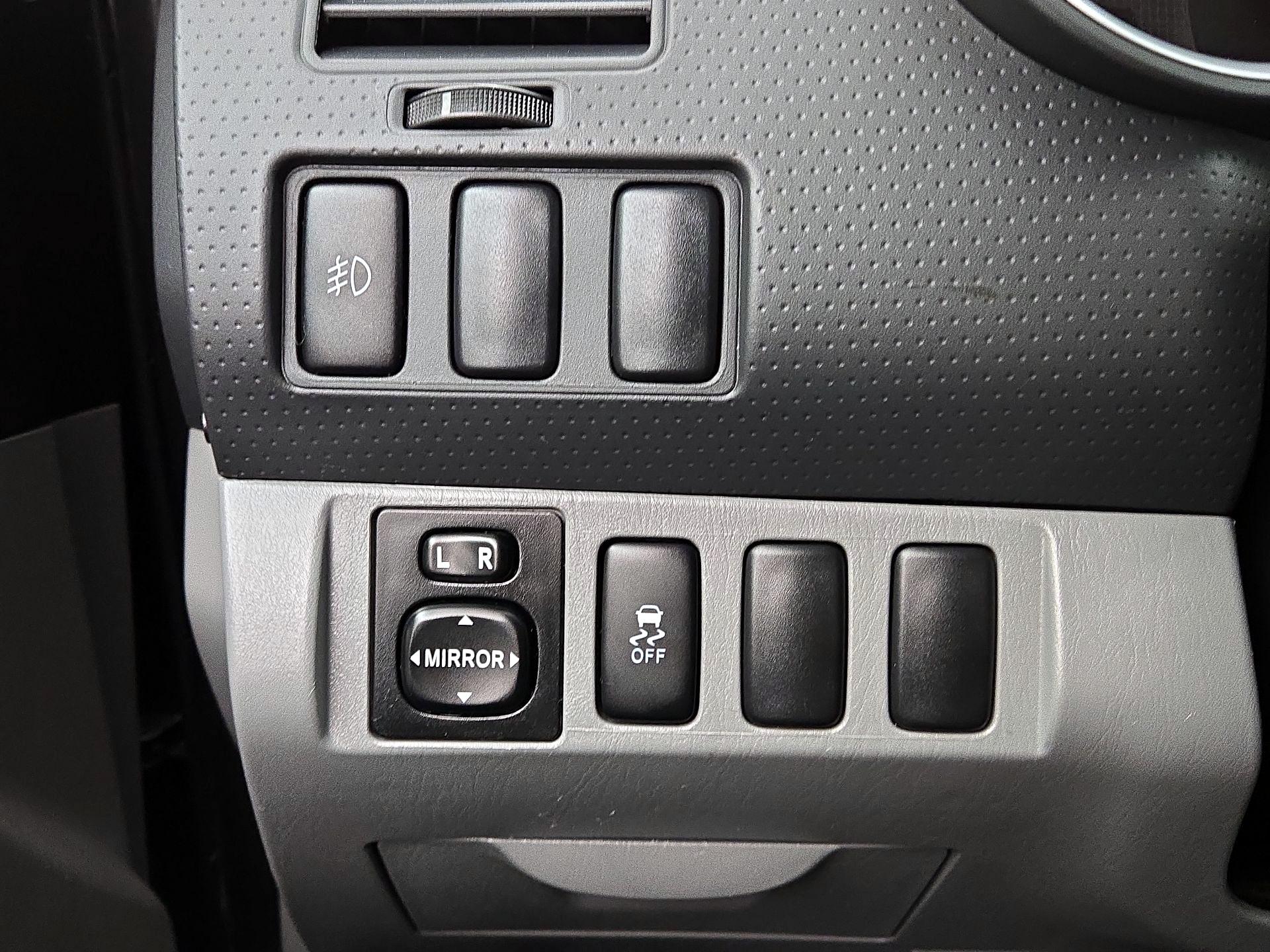 Thumbnail: 2014 Toyota Tacoma - 13