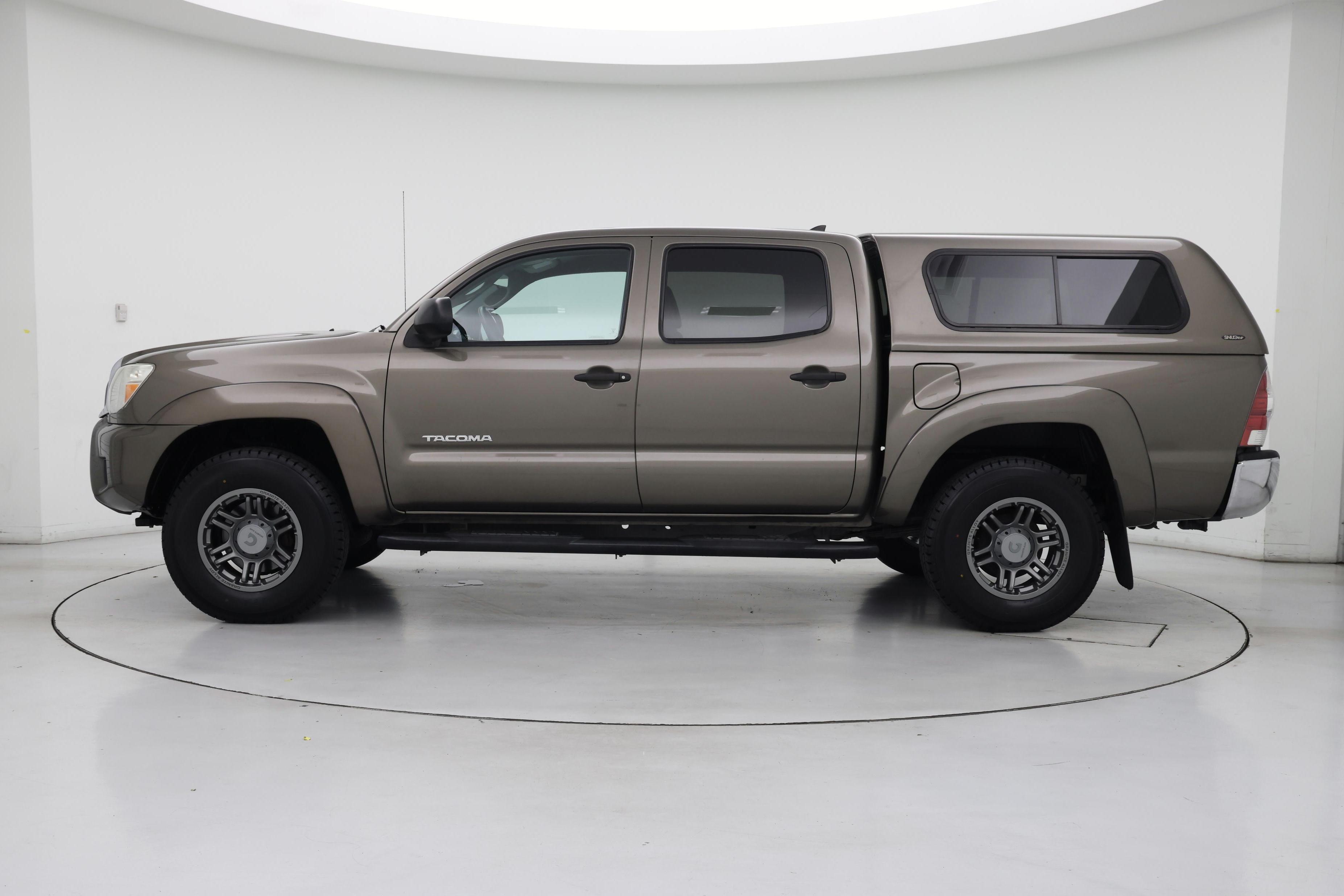 Thumbnail: 2014 Toyota Tacoma - 3