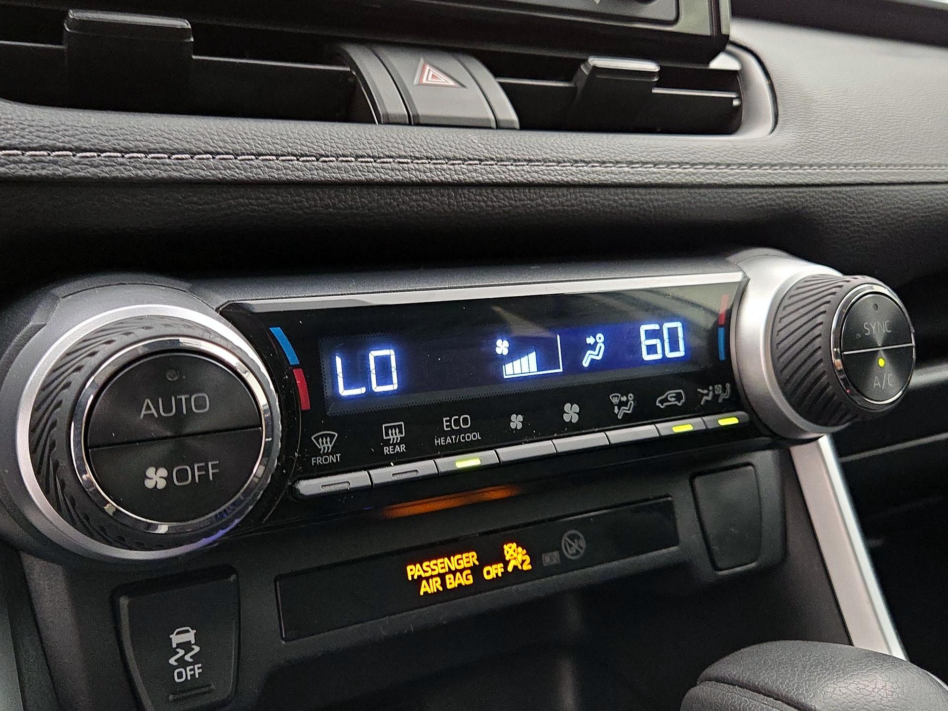 Thumbnail: 2021 Toyota RAV4 - 16