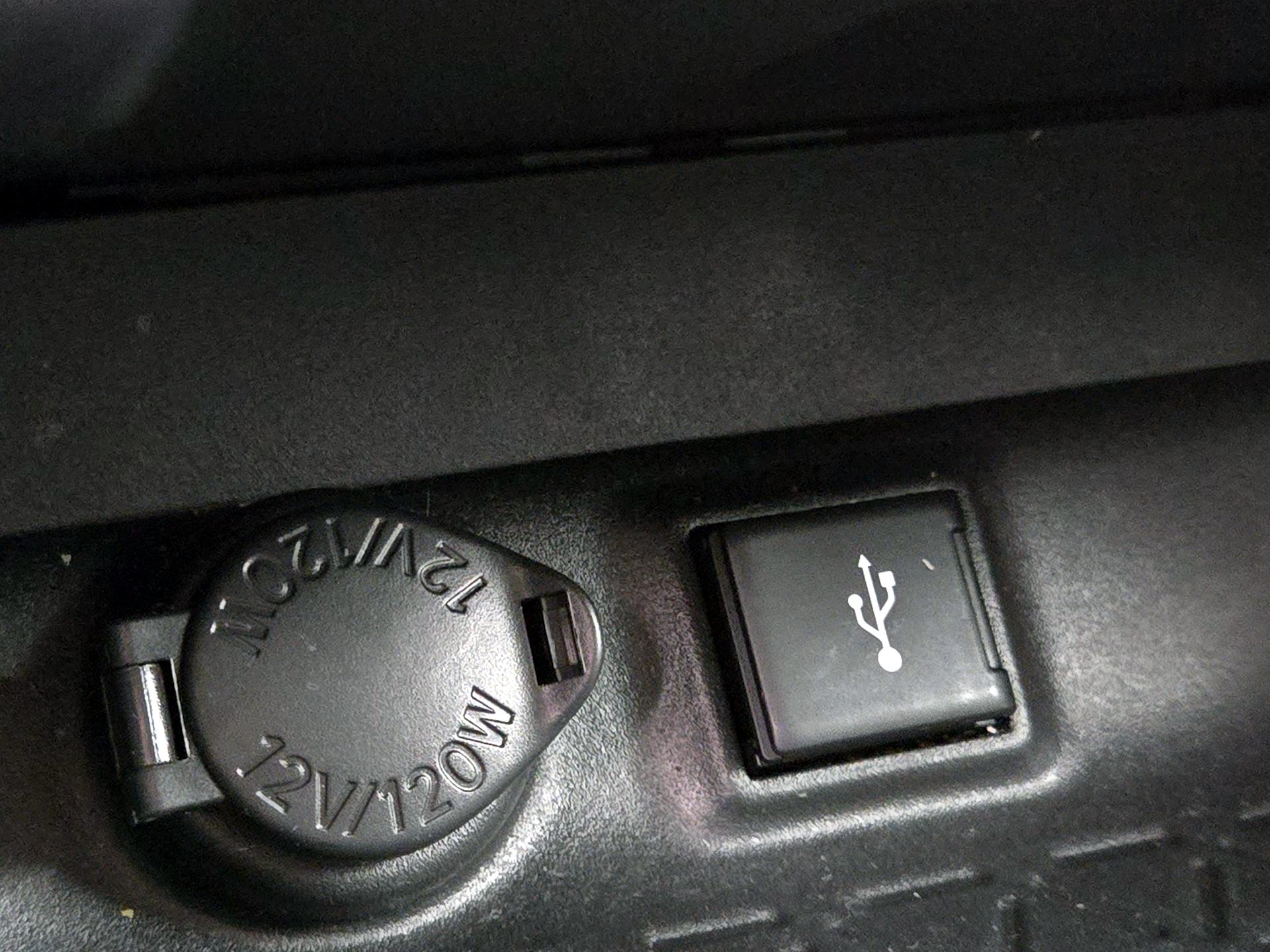 Thumbnail: 2021 Toyota RAV4 - 18