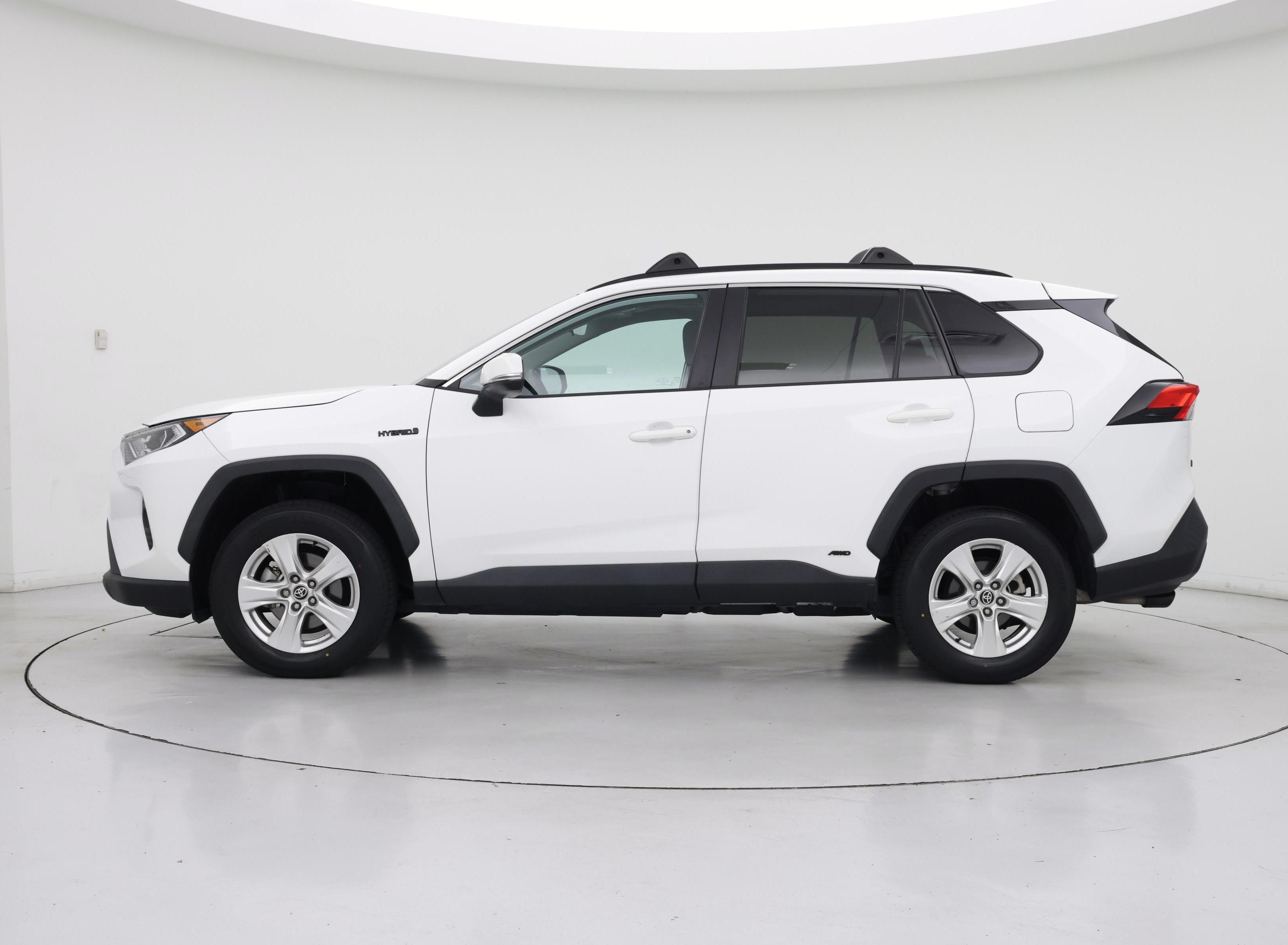 Thumbnail: 2021 Toyota RAV4 - 3