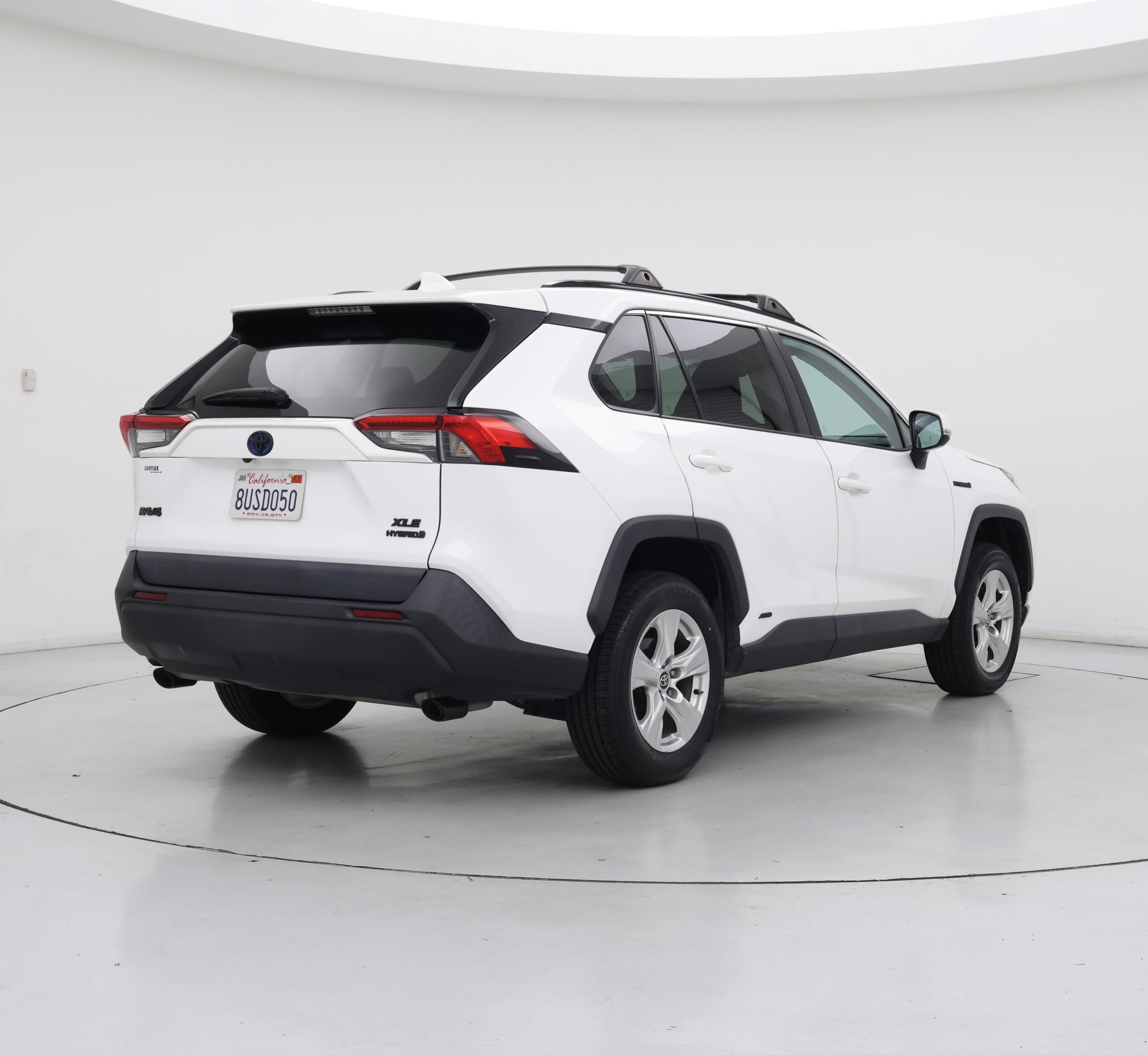 Thumbnail: 2021 Toyota RAV4 - 8