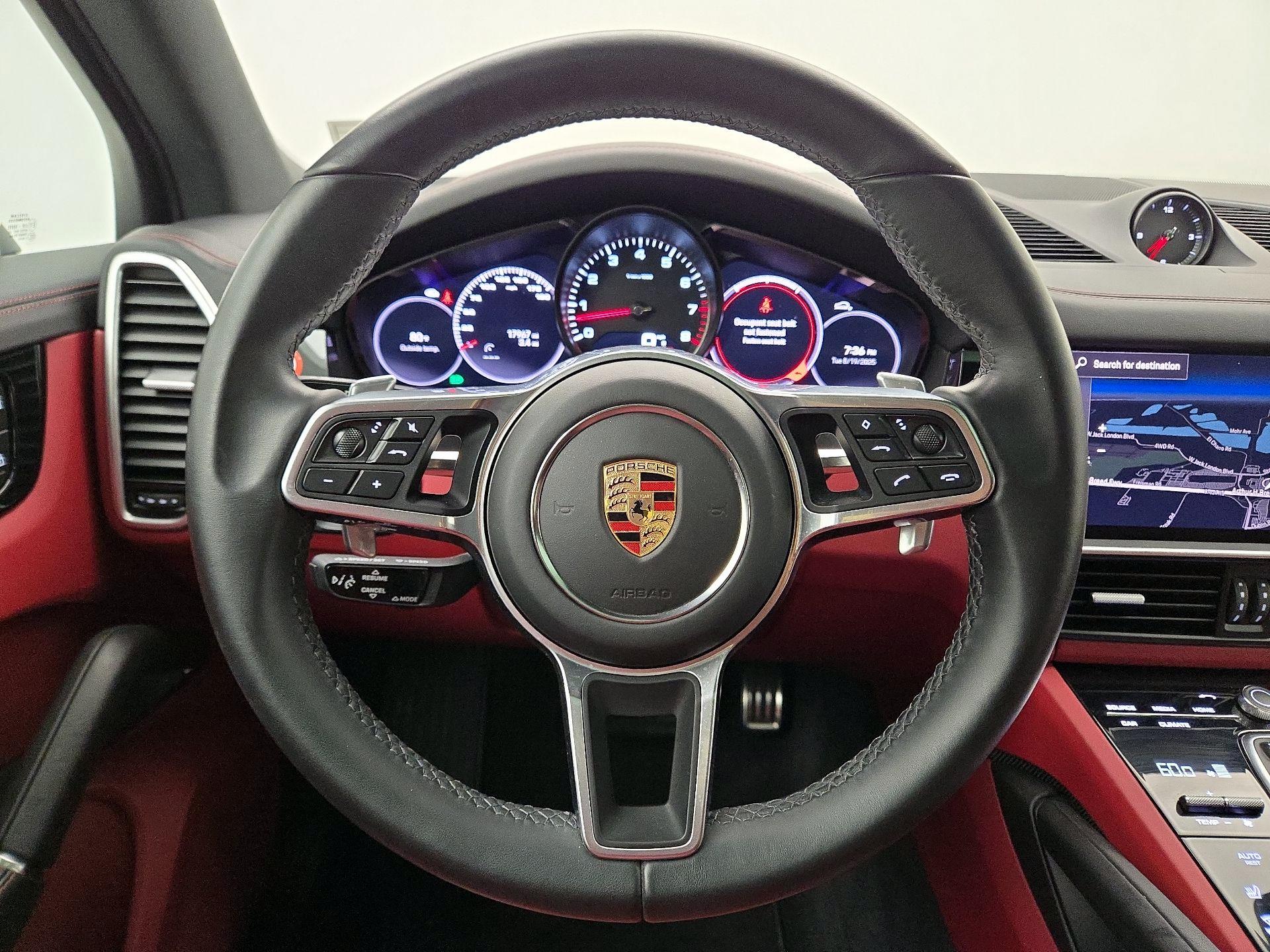 Thumbnail: 2023 Porsche Cayenne - 10