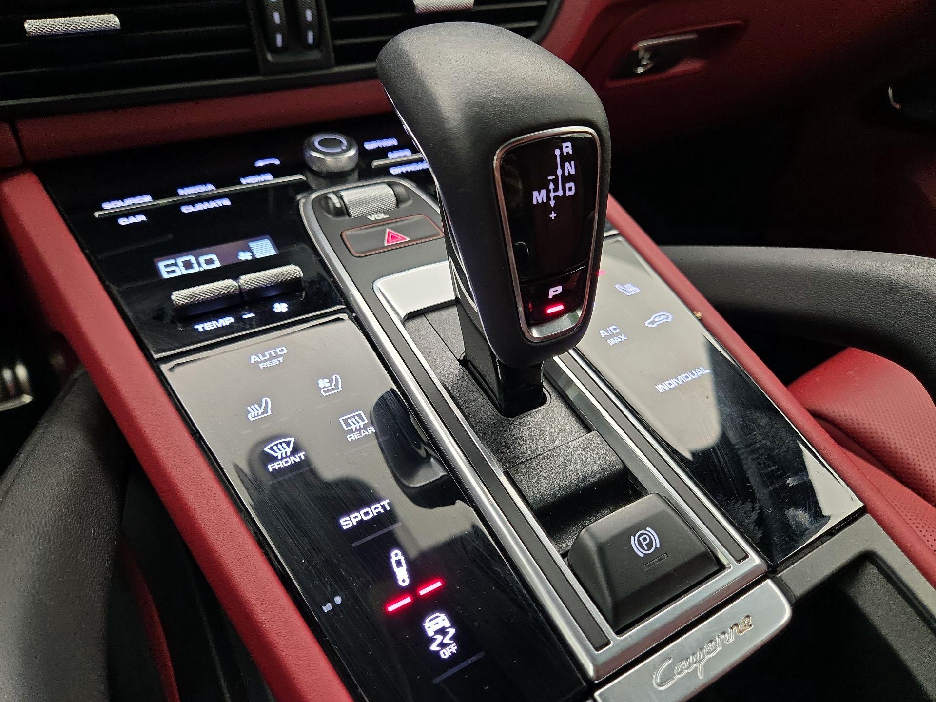 Thumbnail: 2023 Porsche Cayenne - 17