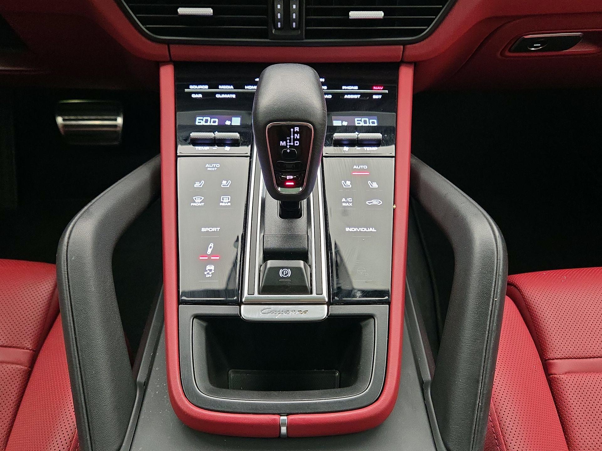 Thumbnail: 2023 Porsche Cayenne - 18