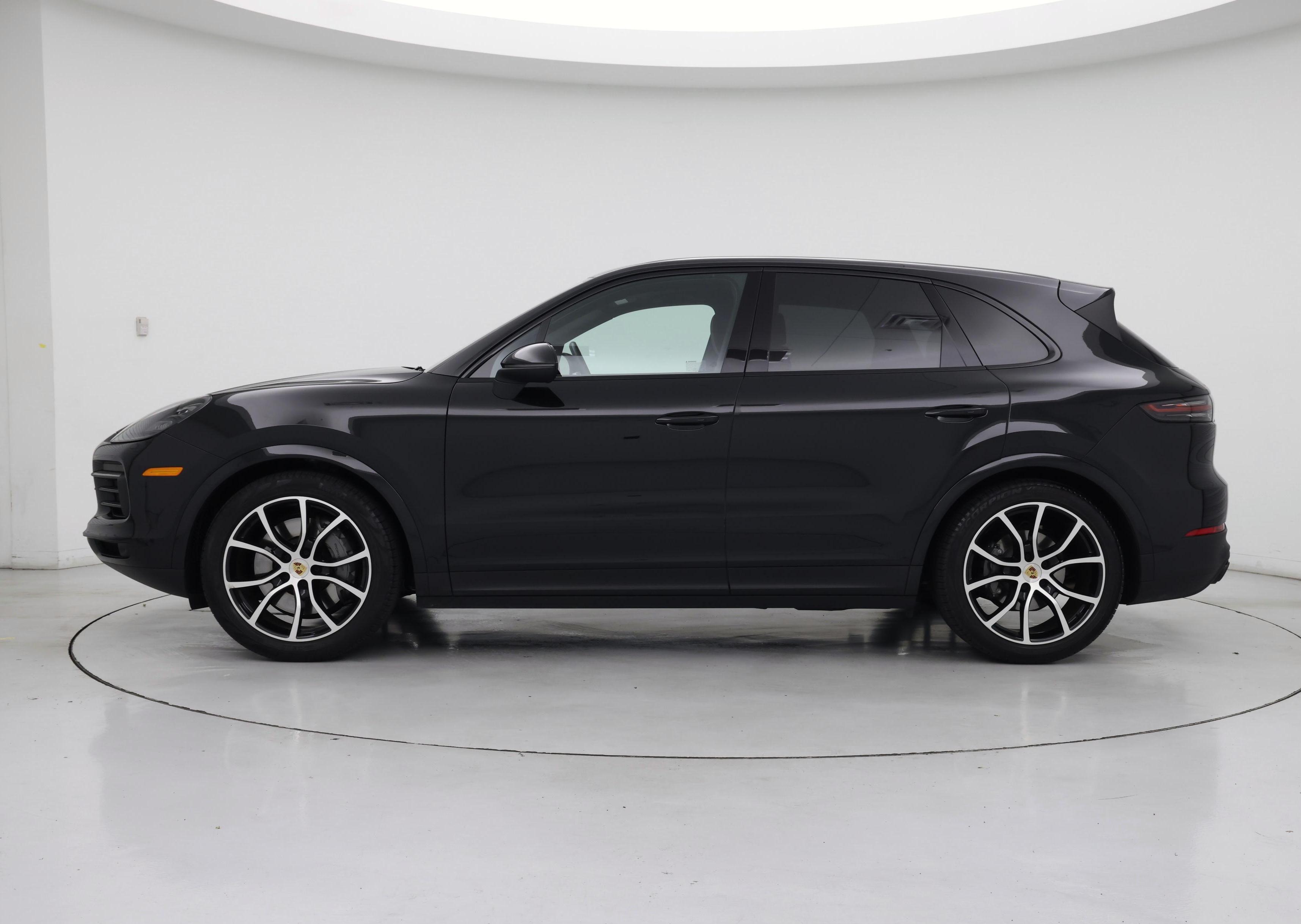 Thumbnail: 2023 Porsche Cayenne - 3
