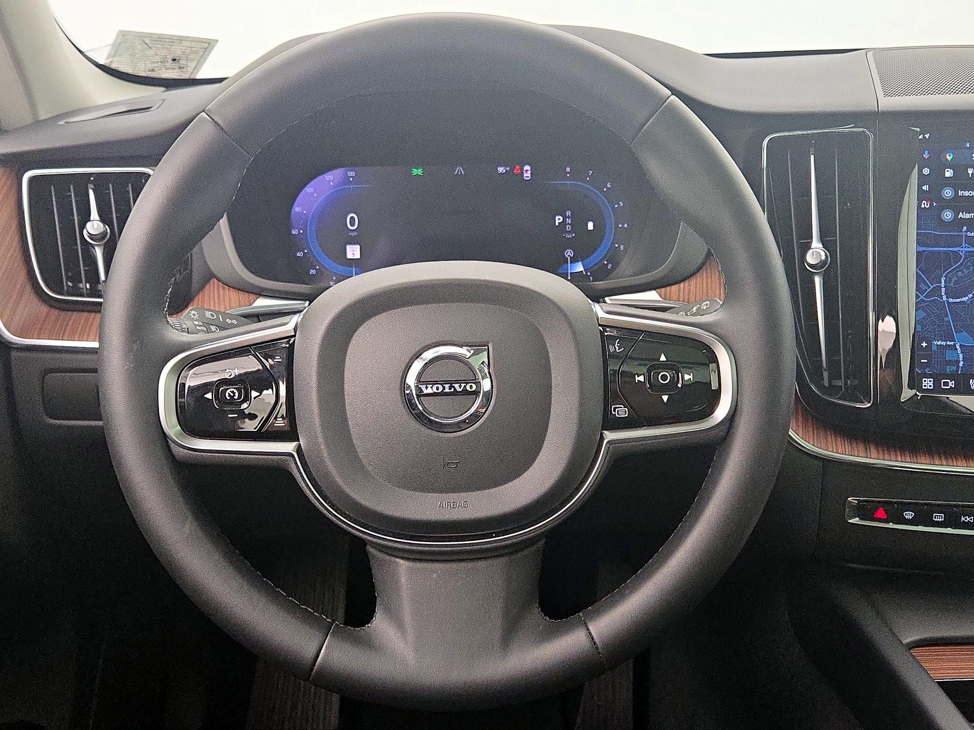 Thumbnail: 2024 Volvo XC60 - 10