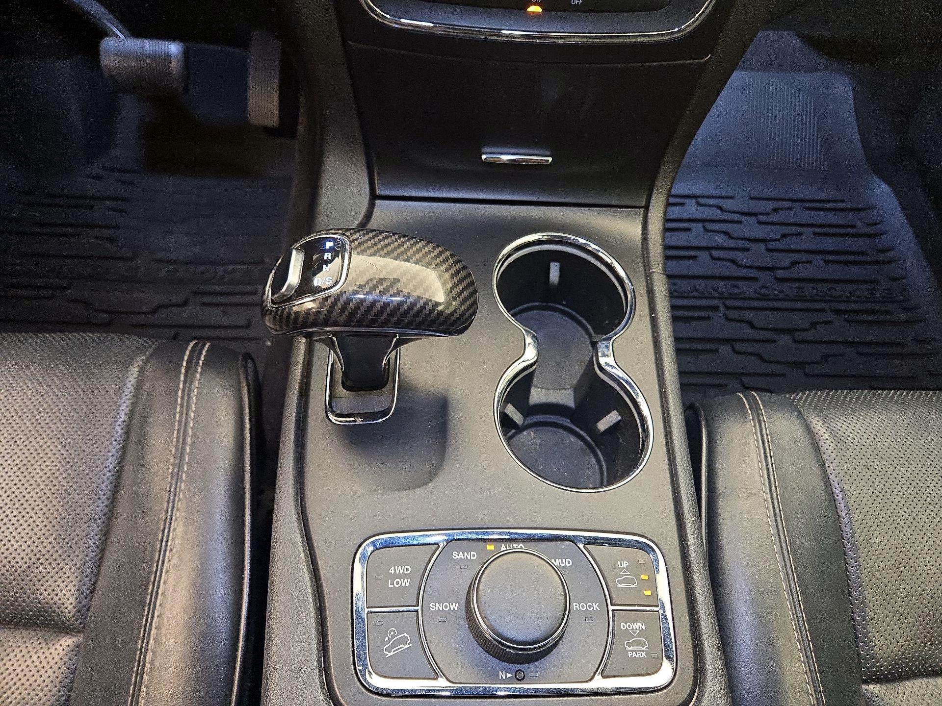 Thumbnail: 2015 Jeep Grand Cherokee - 16