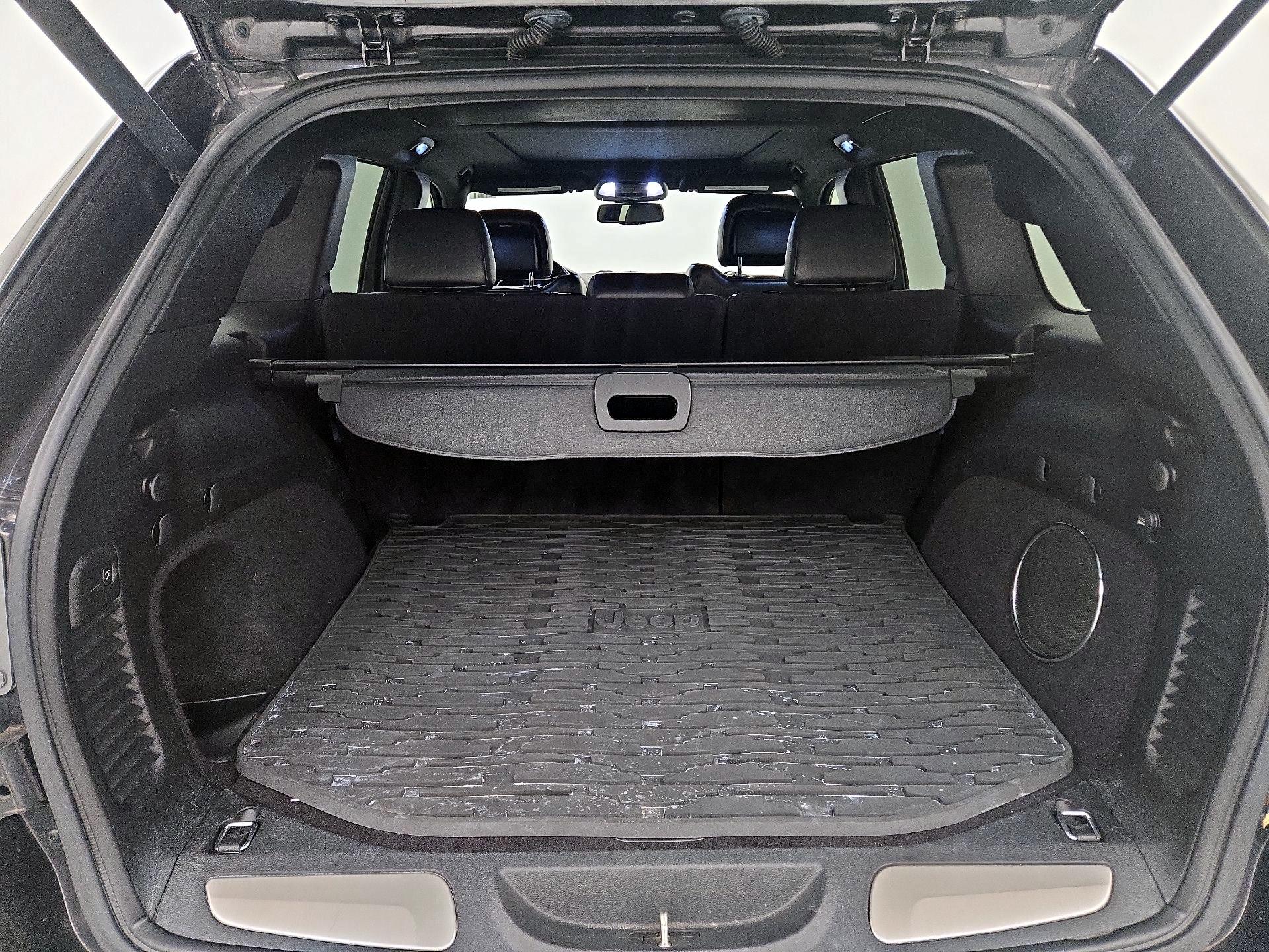 Thumbnail: 2015 Jeep Grand Cherokee - 18