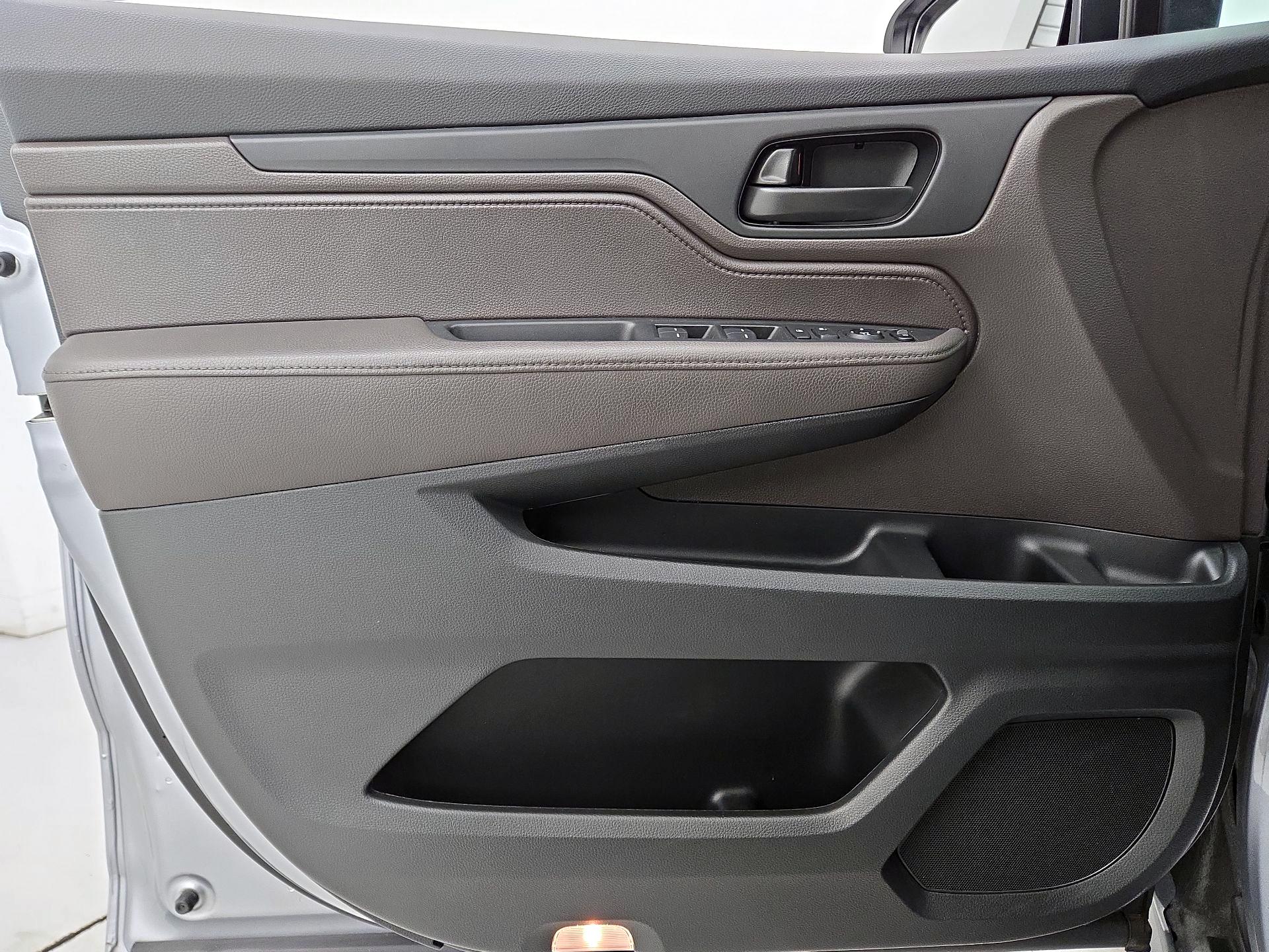 Thumbnail: 2019 Honda Odyssey - 12