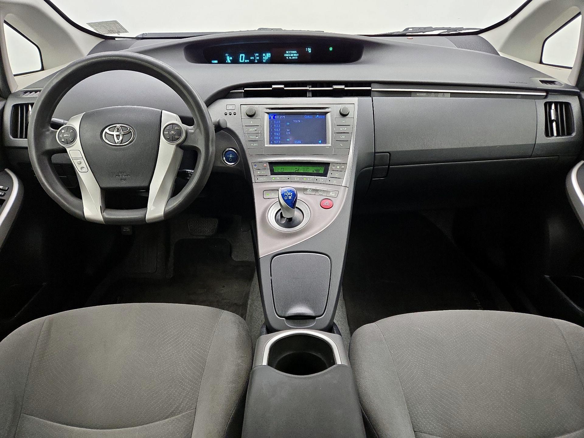 Thumbnail: 2014 Toyota Prius - 9