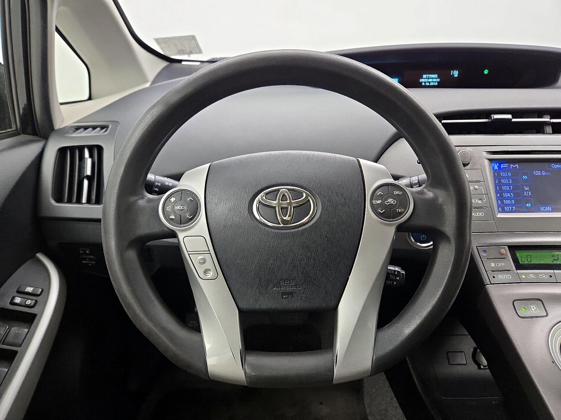 Thumbnail: 2014 Toyota Prius - 10
