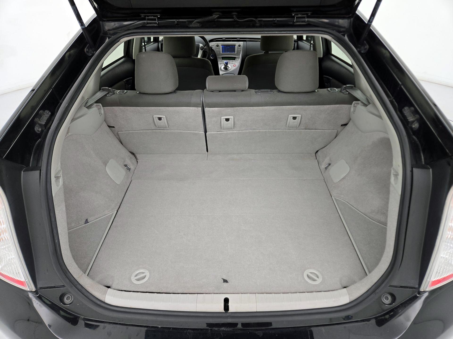 Thumbnail: 2014 Toyota Prius - 19