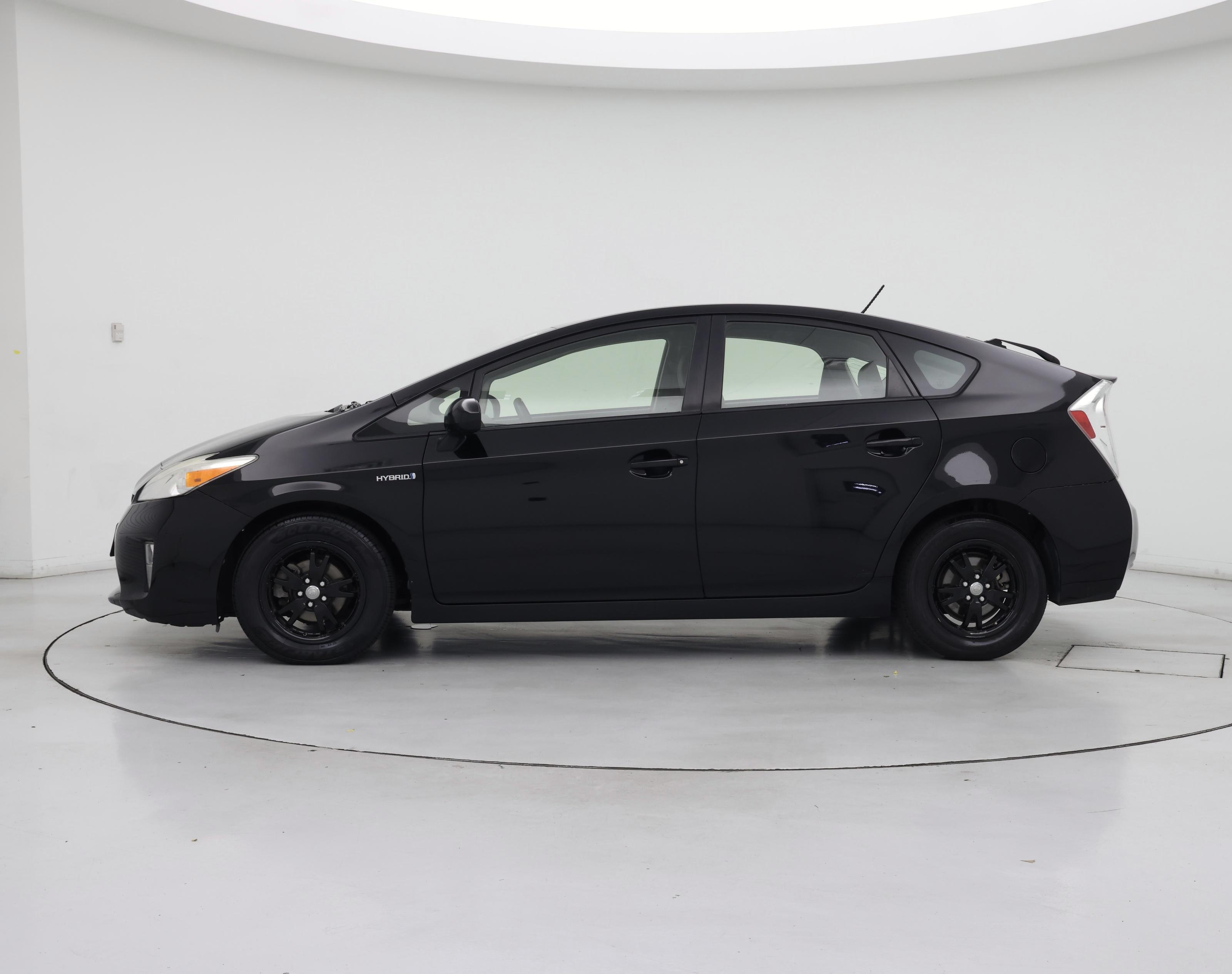 Thumbnail: 2014 Toyota Prius - 3