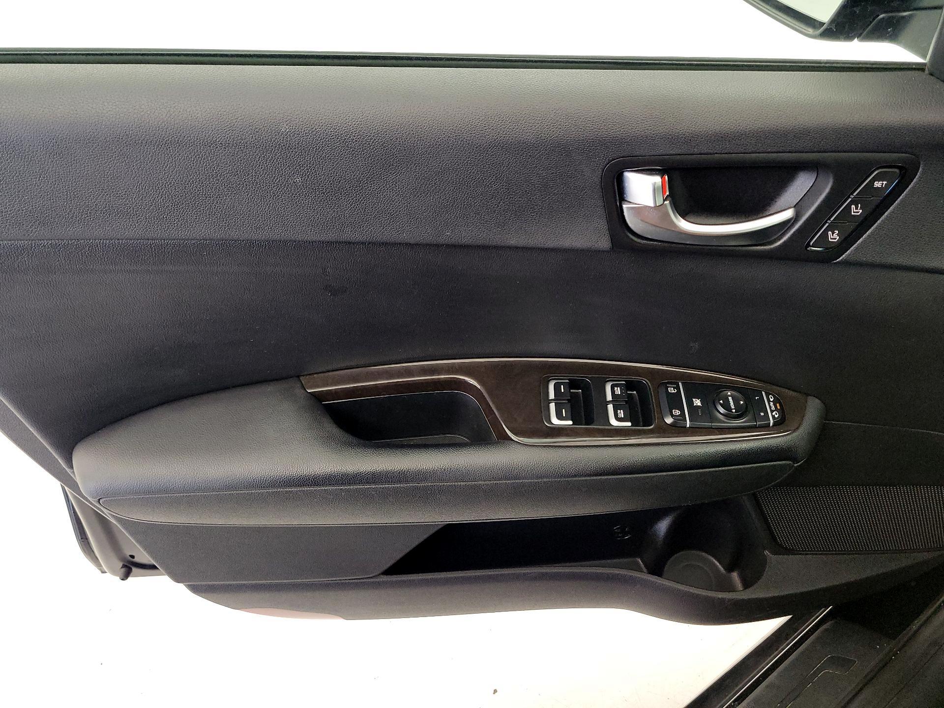 Thumbnail: 2016 Kia Optima - 12