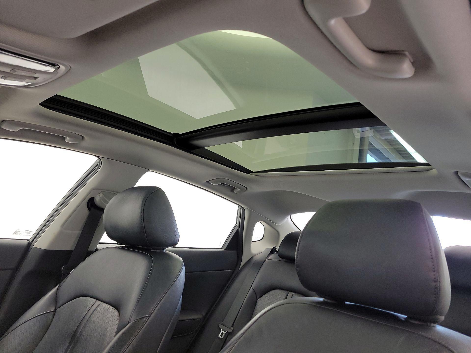 Thumbnail: 2016 Kia Optima - 20