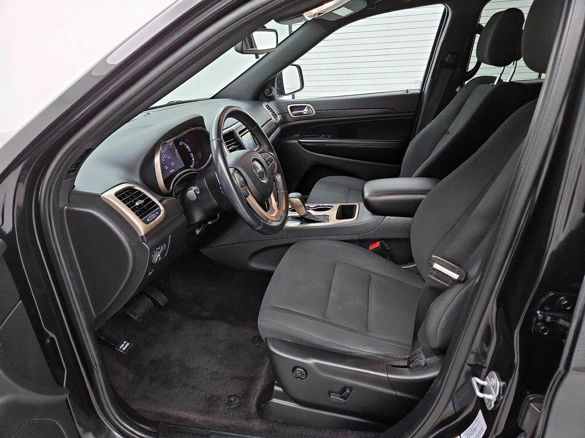 Thumbnail: 2016 Jeep Grand Cherokee - 11