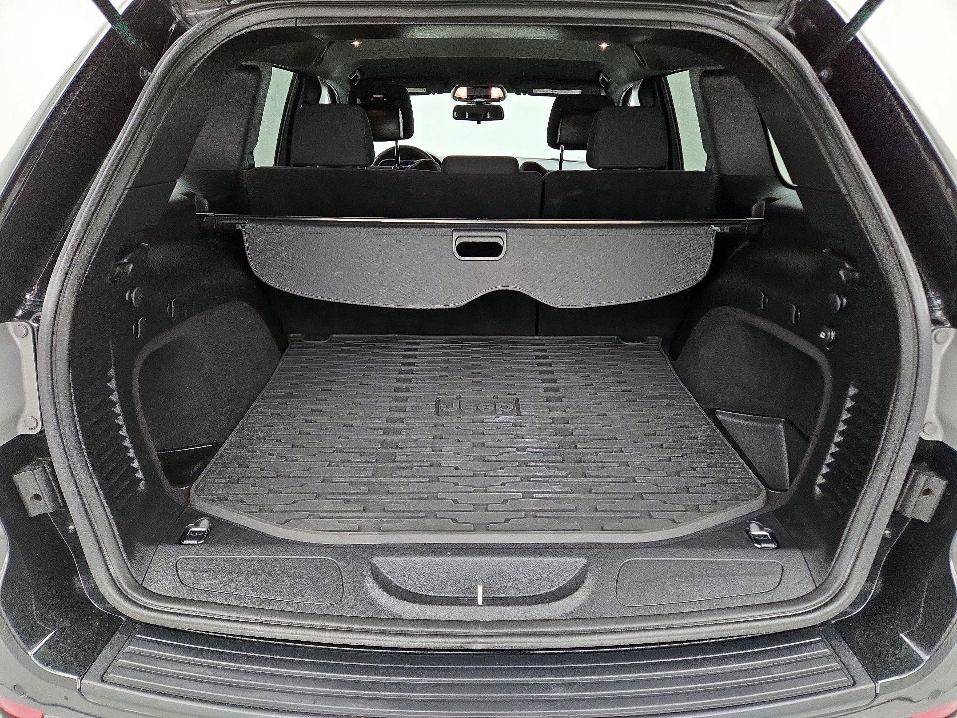 Thumbnail: 2016 Jeep Grand Cherokee - 20