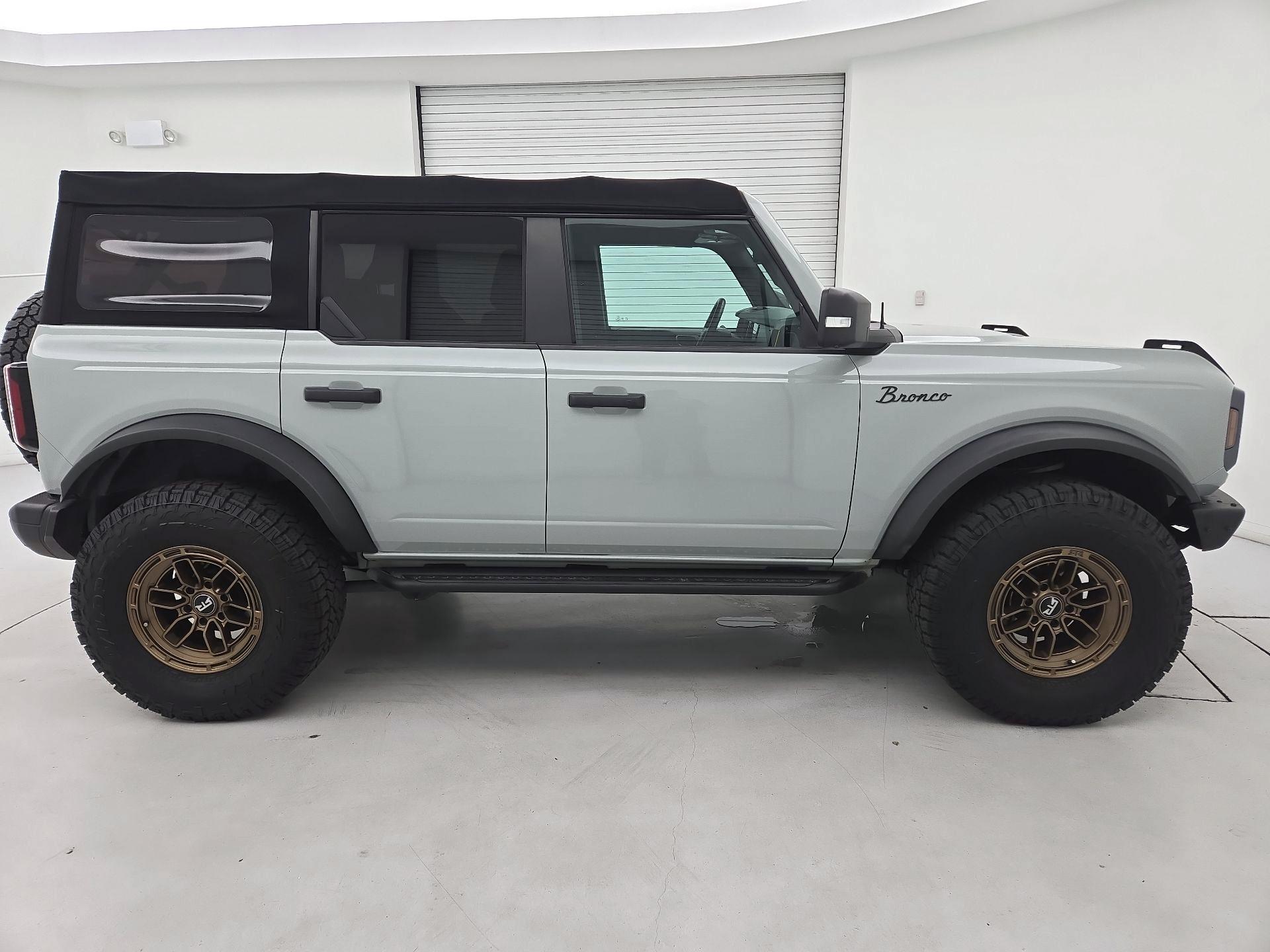 Thumbnail: 2021 Ford Bronco - 4
