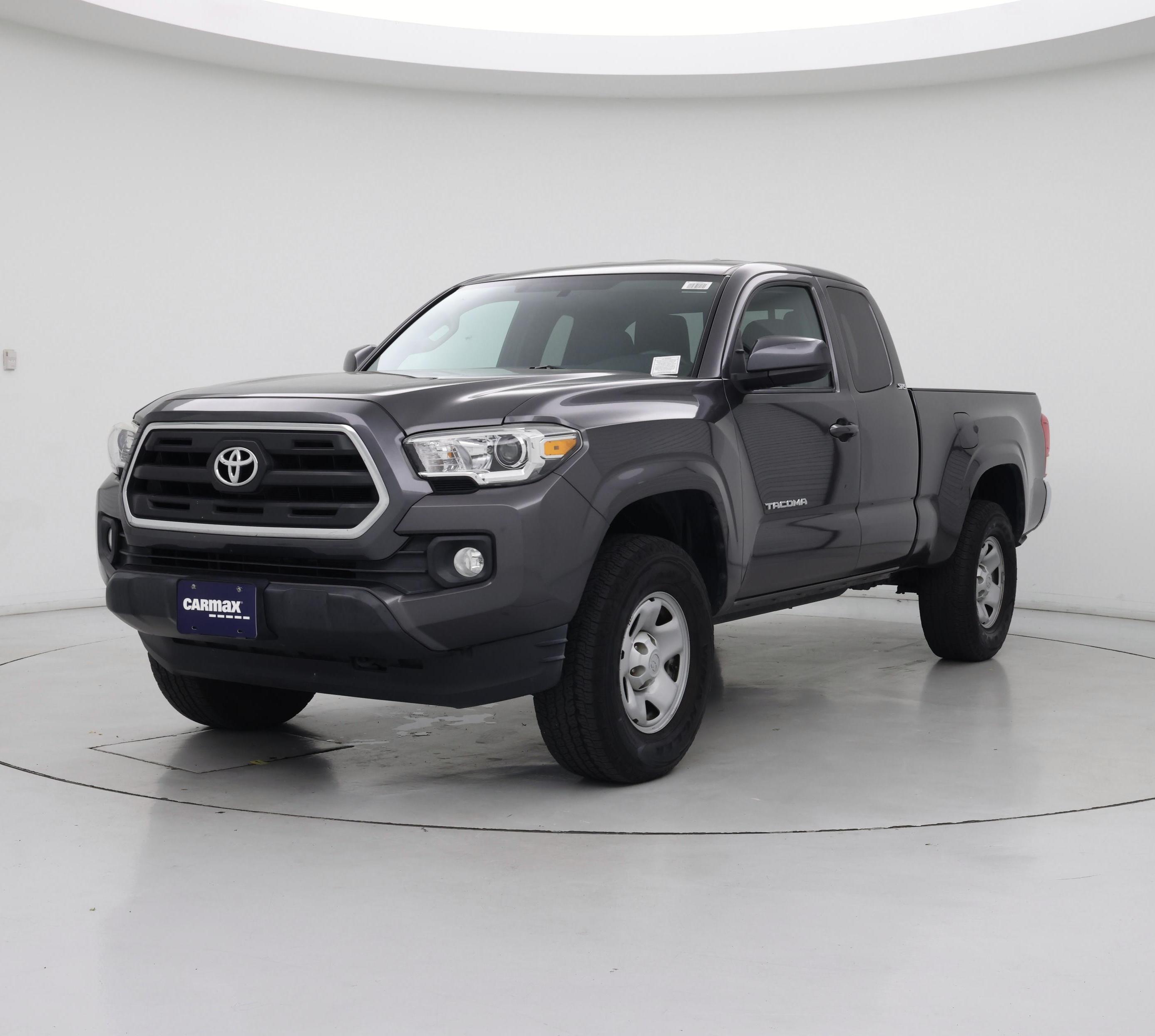 Thumbnail: 2017 Toyota Tacoma - 4