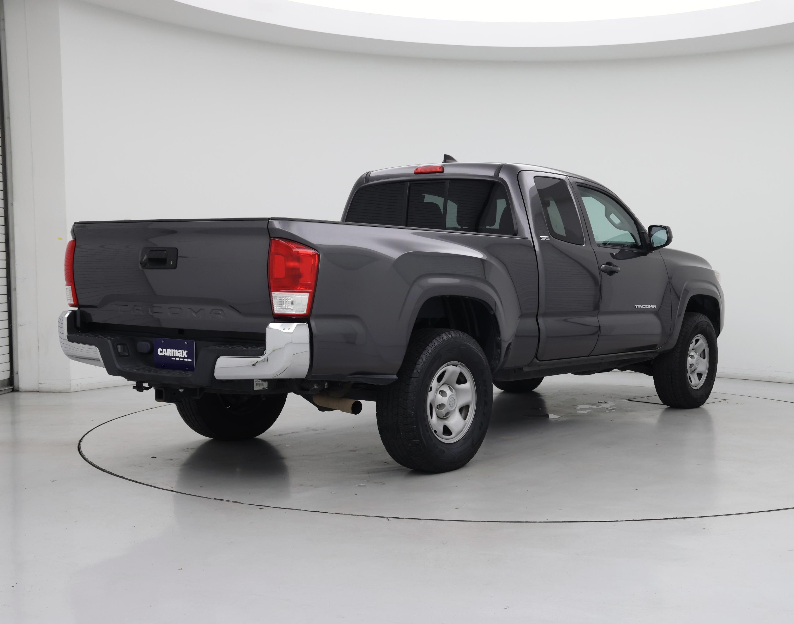 Thumbnail: 2017 Toyota Tacoma - 8