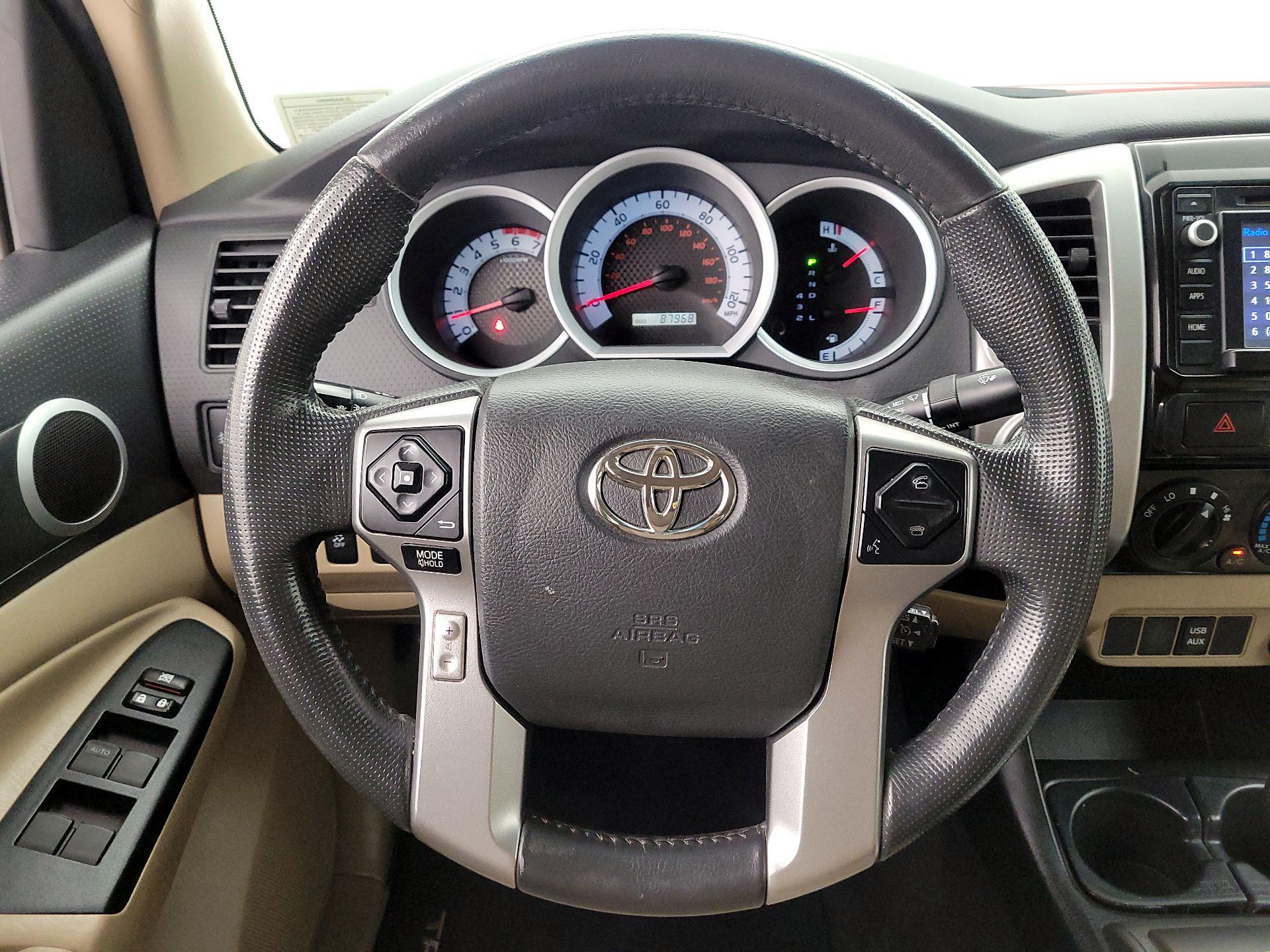 Thumbnail: 2015 Toyota Tacoma - 10