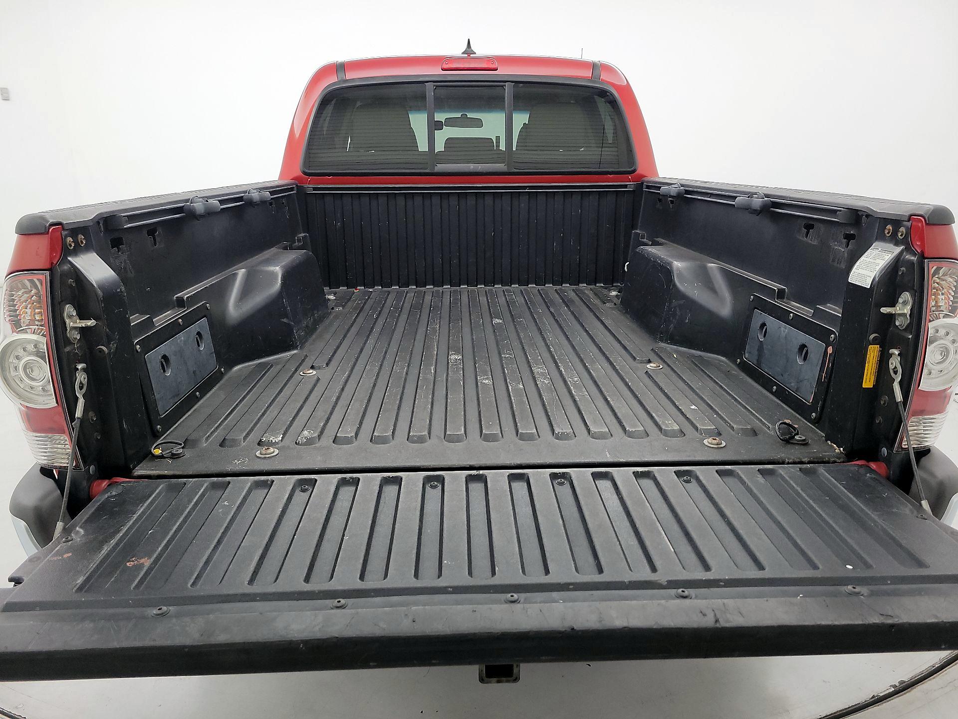 Thumbnail: 2015 Toyota Tacoma - 20