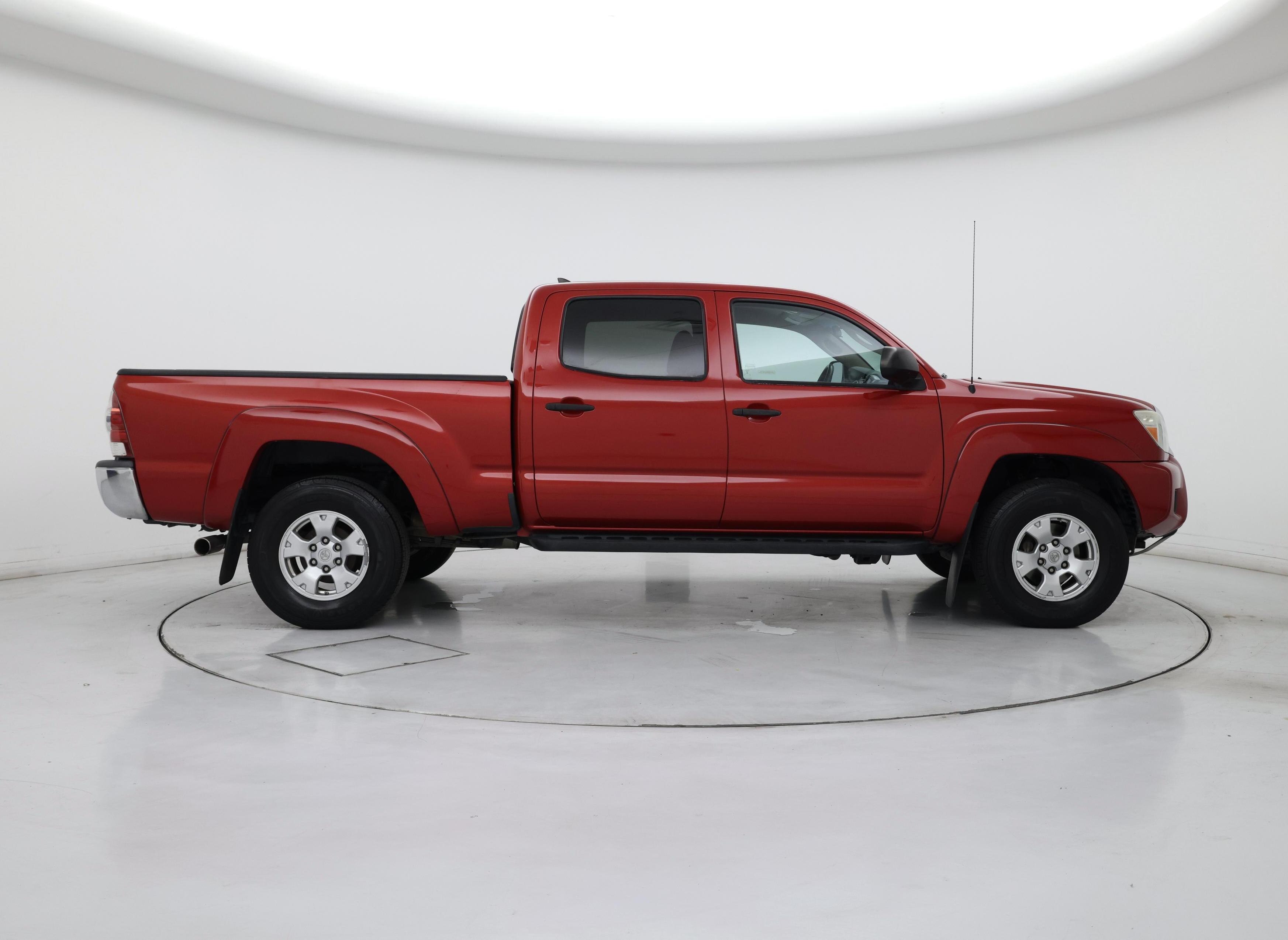 Thumbnail: 2015 Toyota Tacoma - 7