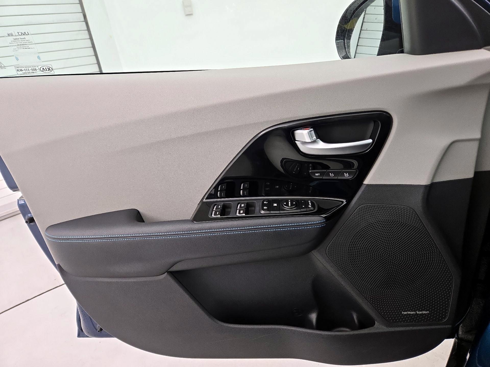 Thumbnail: 2021 Kia Niro - 12