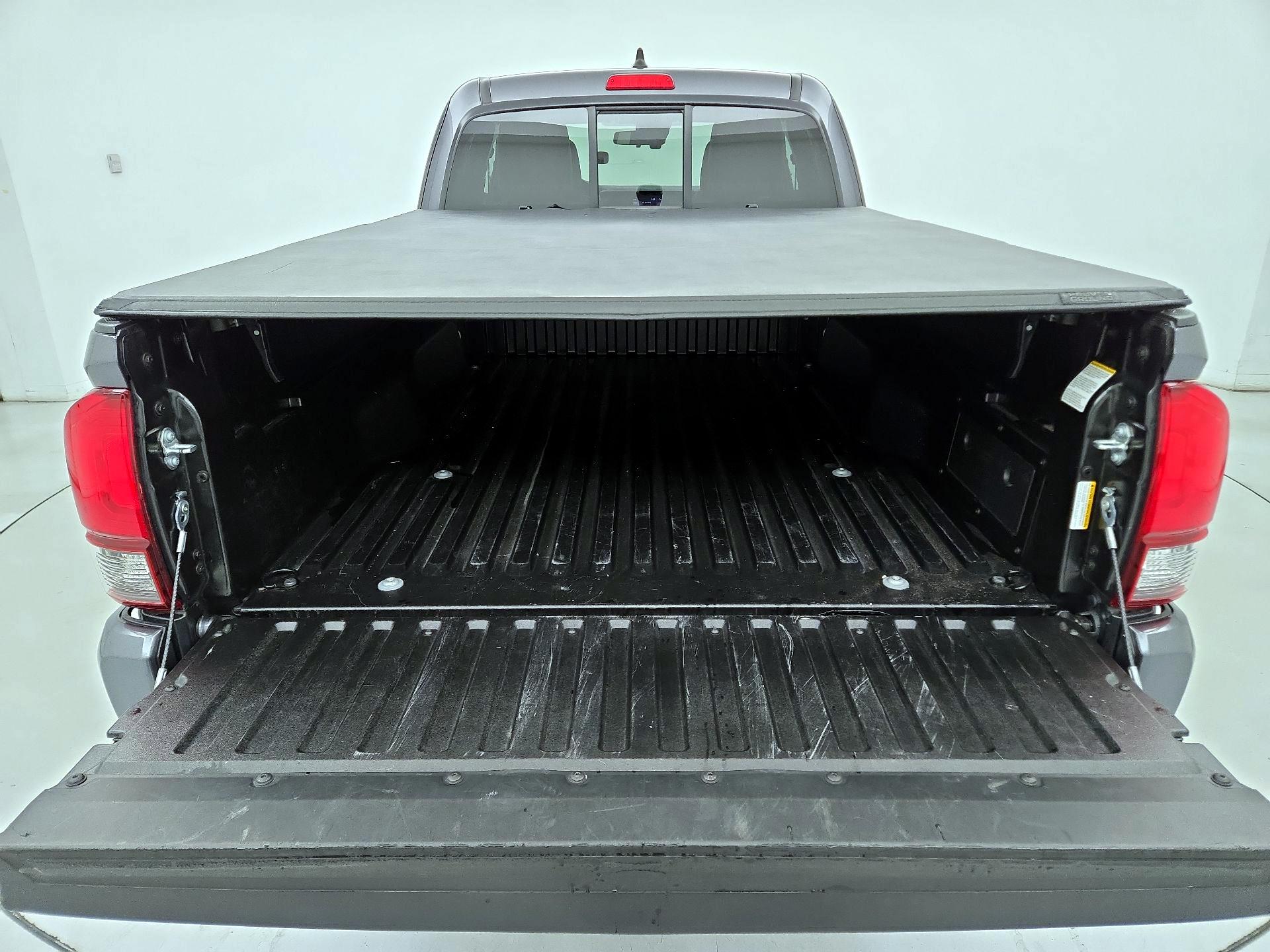 Thumbnail: 2022 Toyota Tacoma - 20