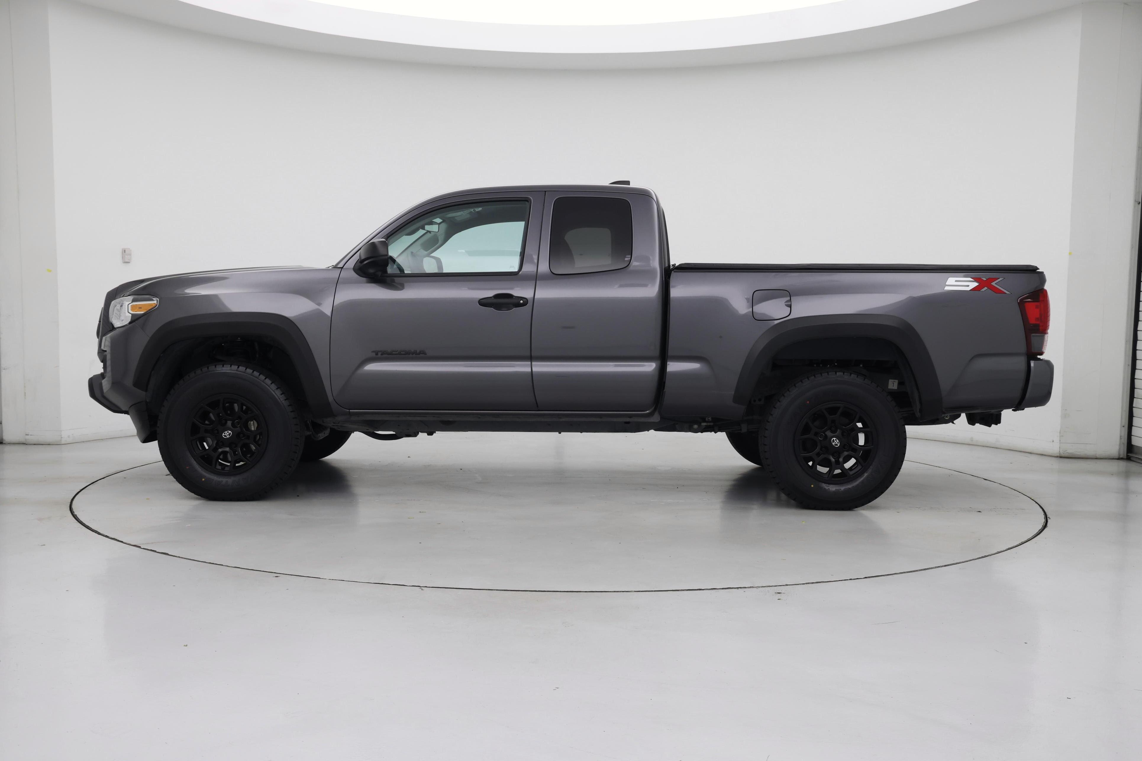 Thumbnail: 2022 Toyota Tacoma - 3