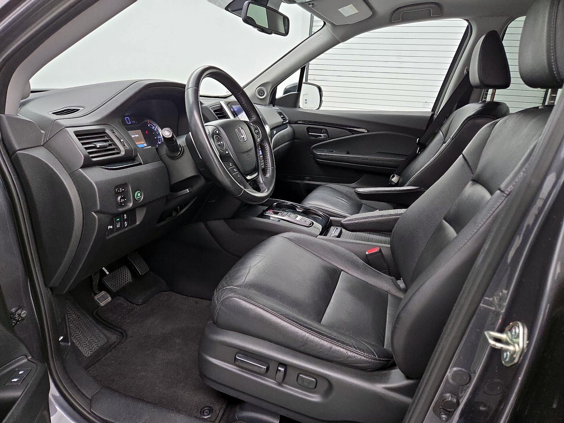 Thumbnail: 2016 Honda Pilot - 11