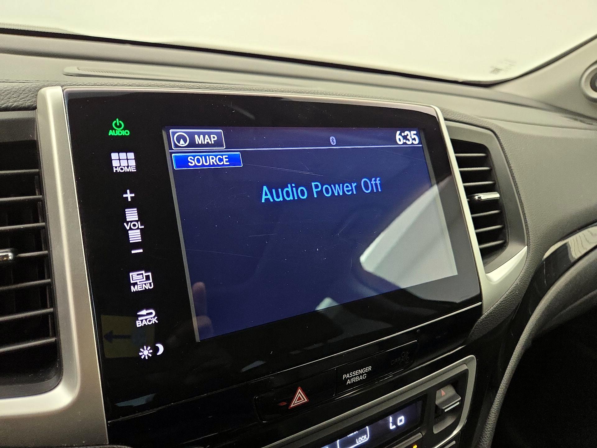 Thumbnail: 2016 Honda Pilot - 15