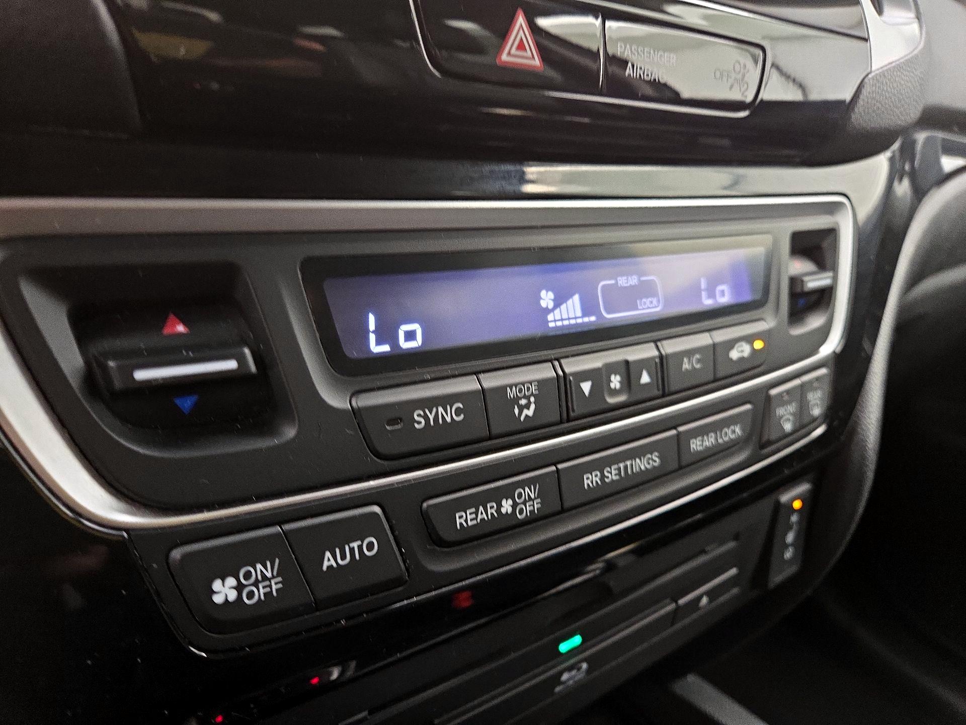 Thumbnail: 2016 Honda Pilot - 16