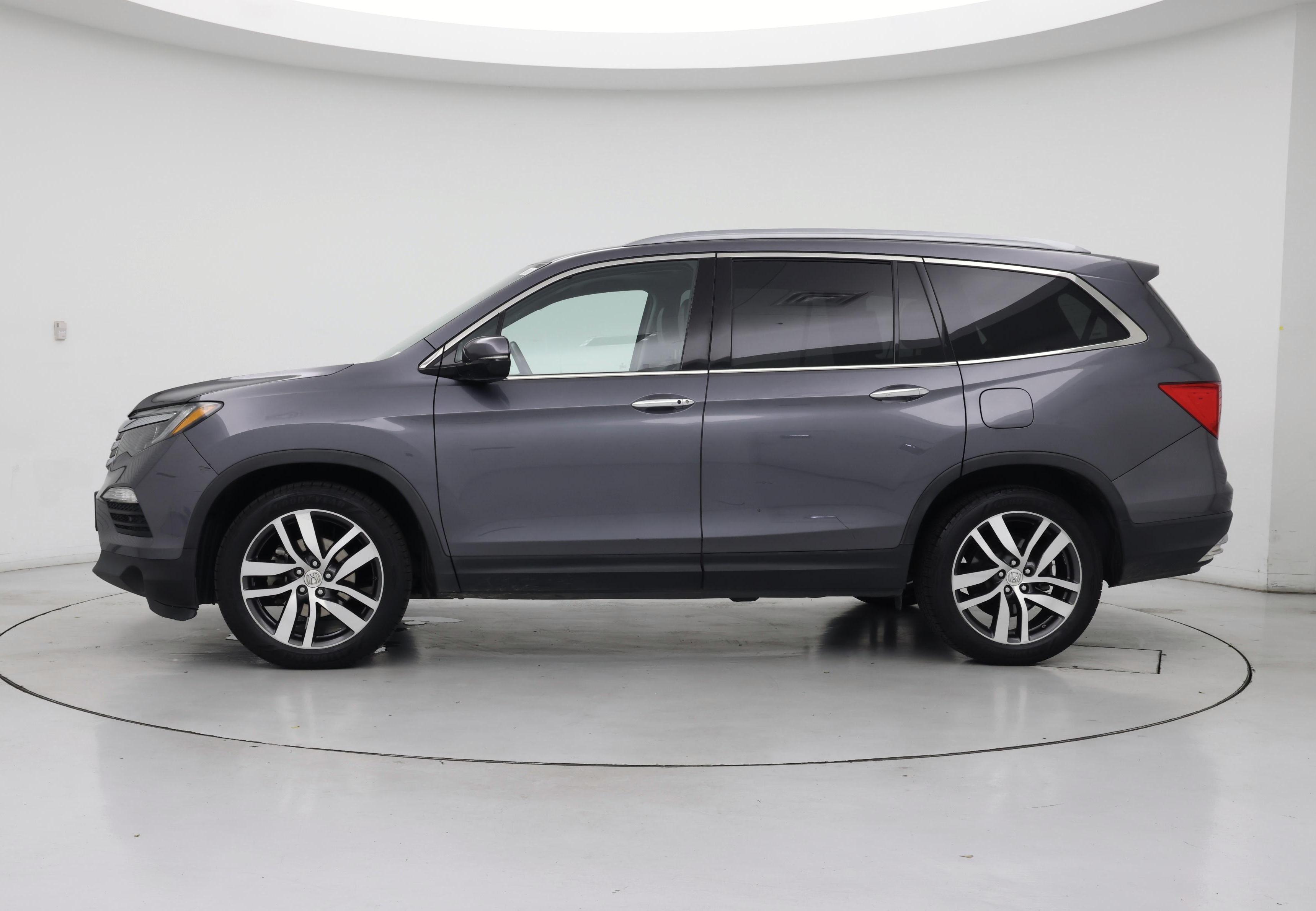 Thumbnail: 2016 Honda Pilot - 3