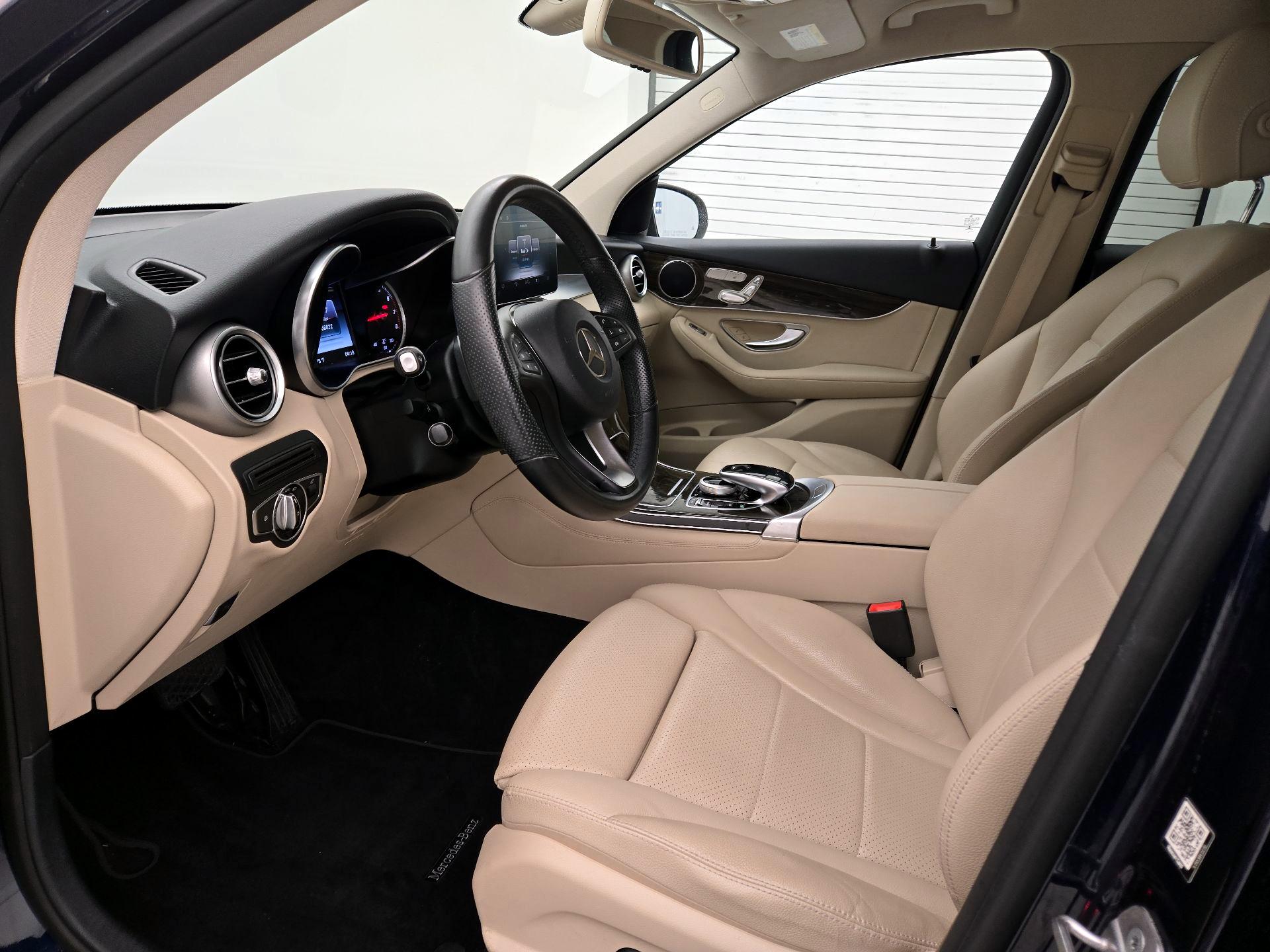 Thumbnail: 2016 Mercedes-Benz GLC - 11
