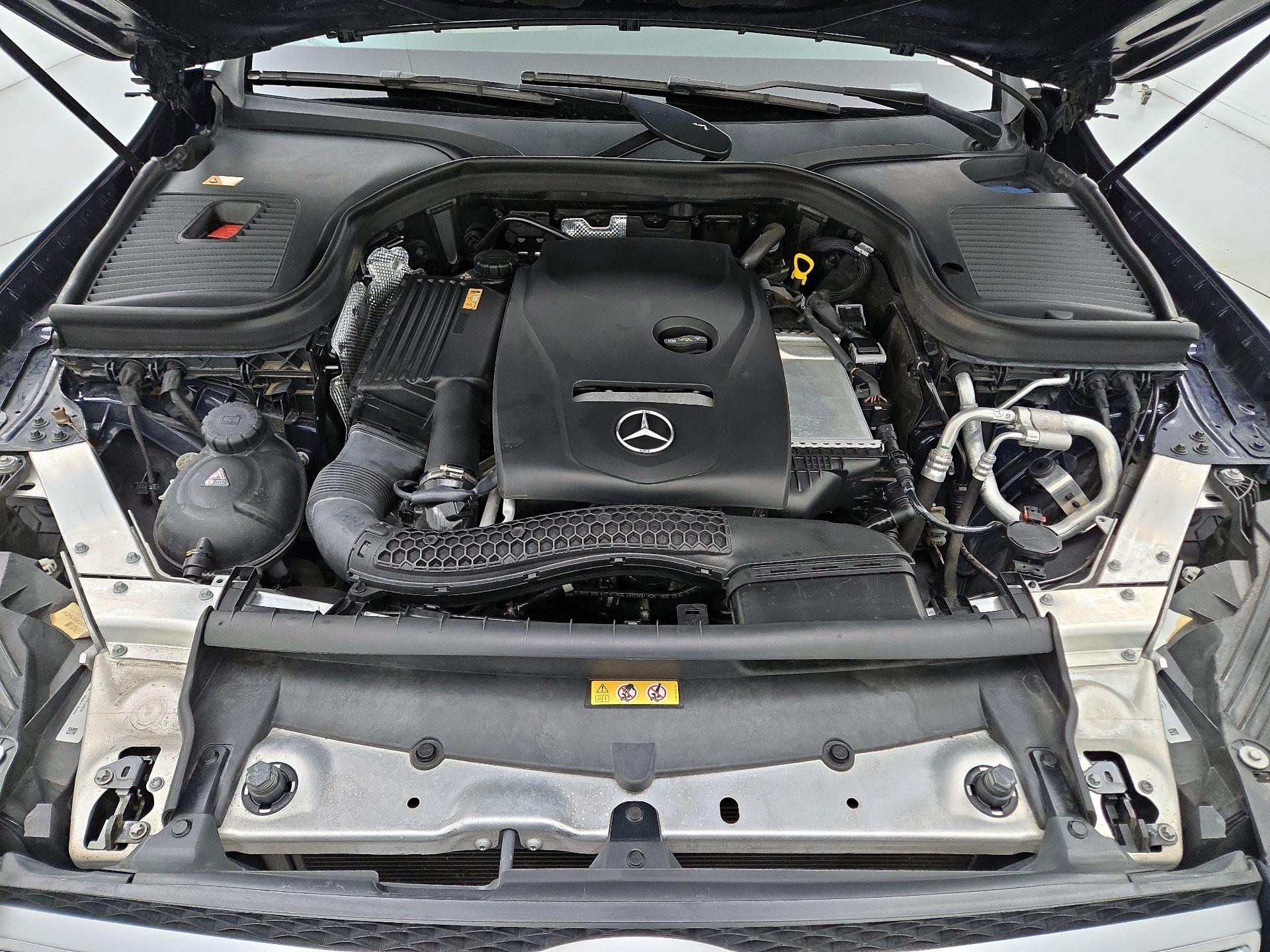 Thumbnail: 2016 Mercedes-Benz GLC - 20