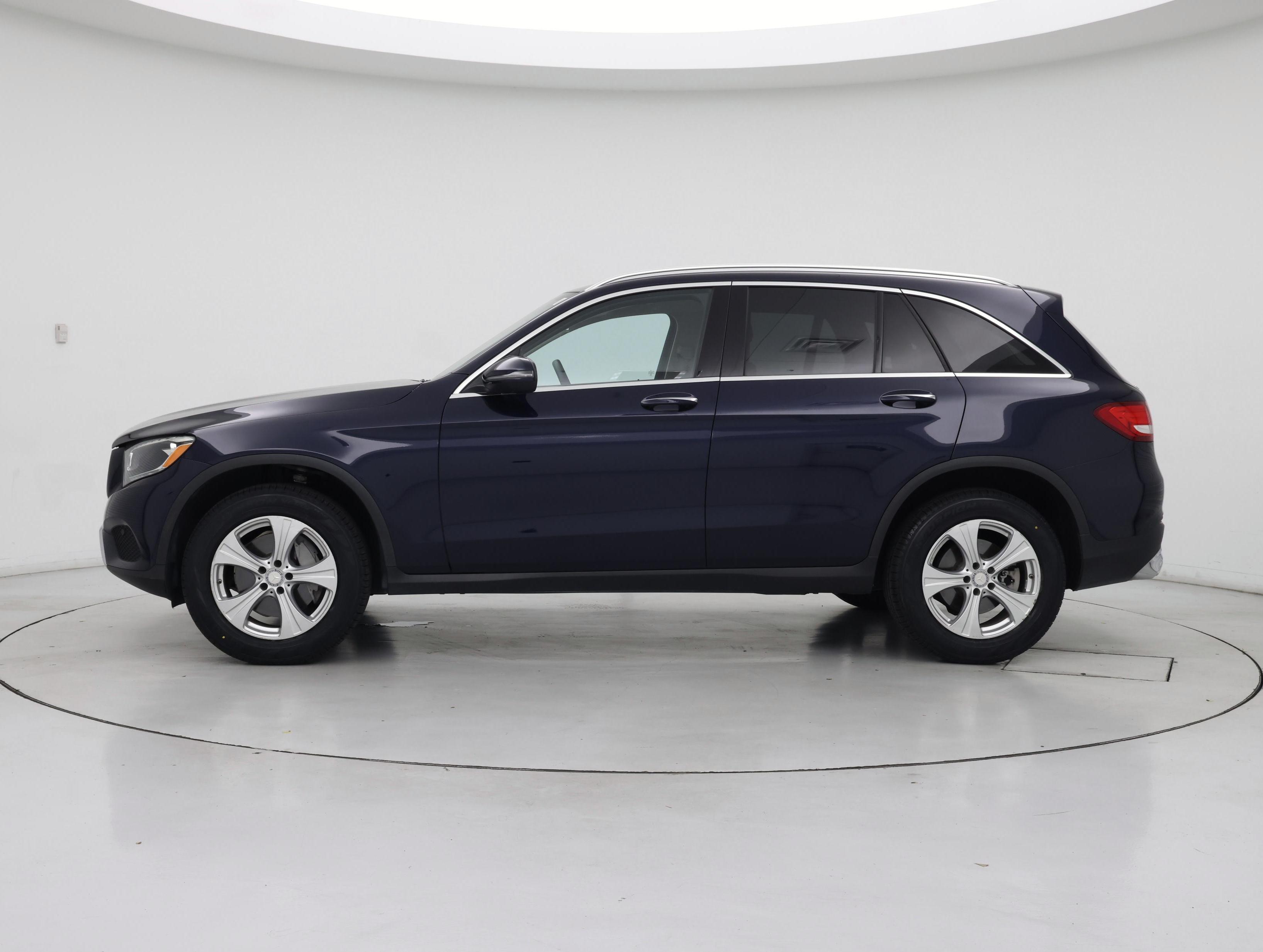 Thumbnail: 2016 Mercedes-Benz GLC - 3