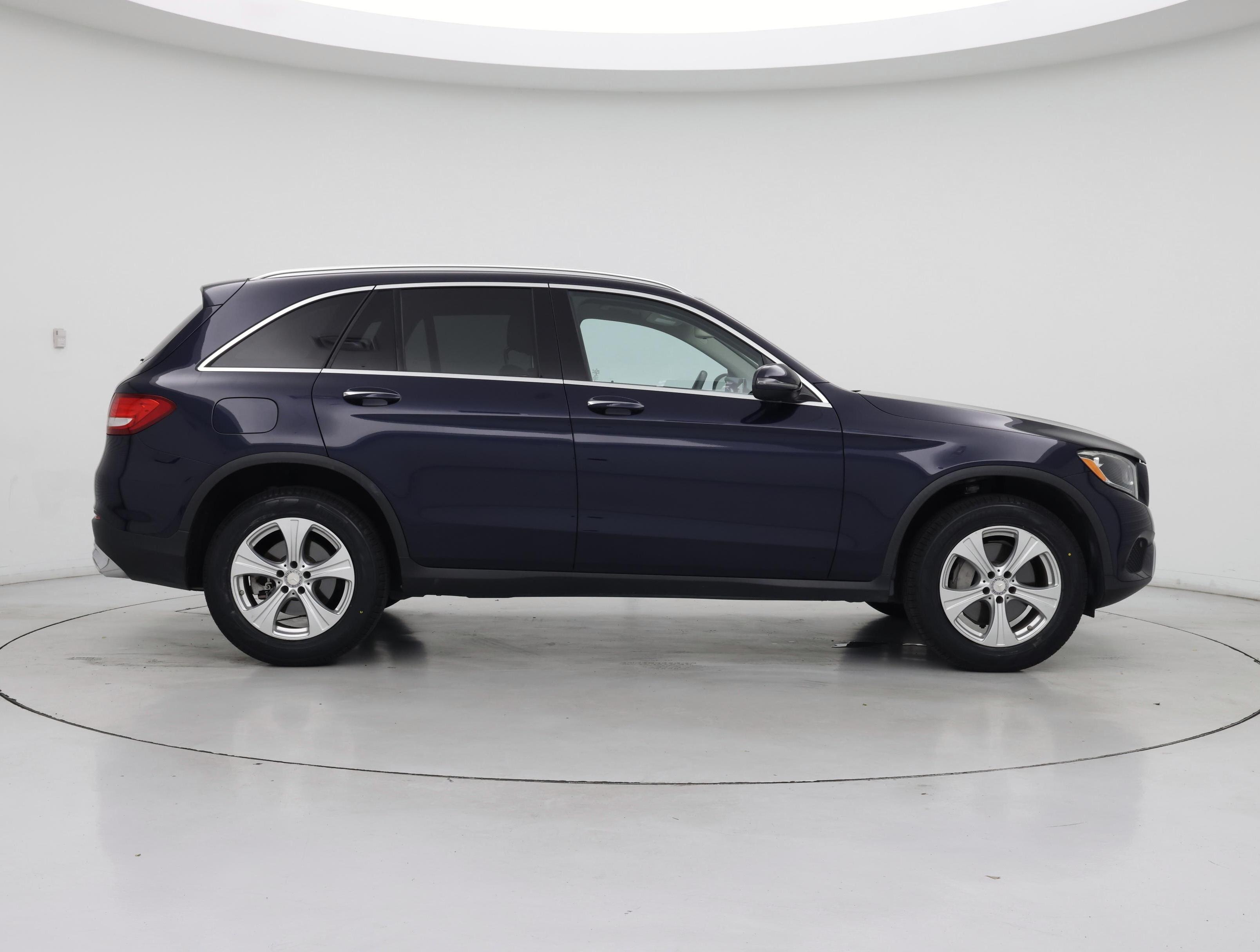 Thumbnail: 2016 Mercedes-Benz GLC - 7