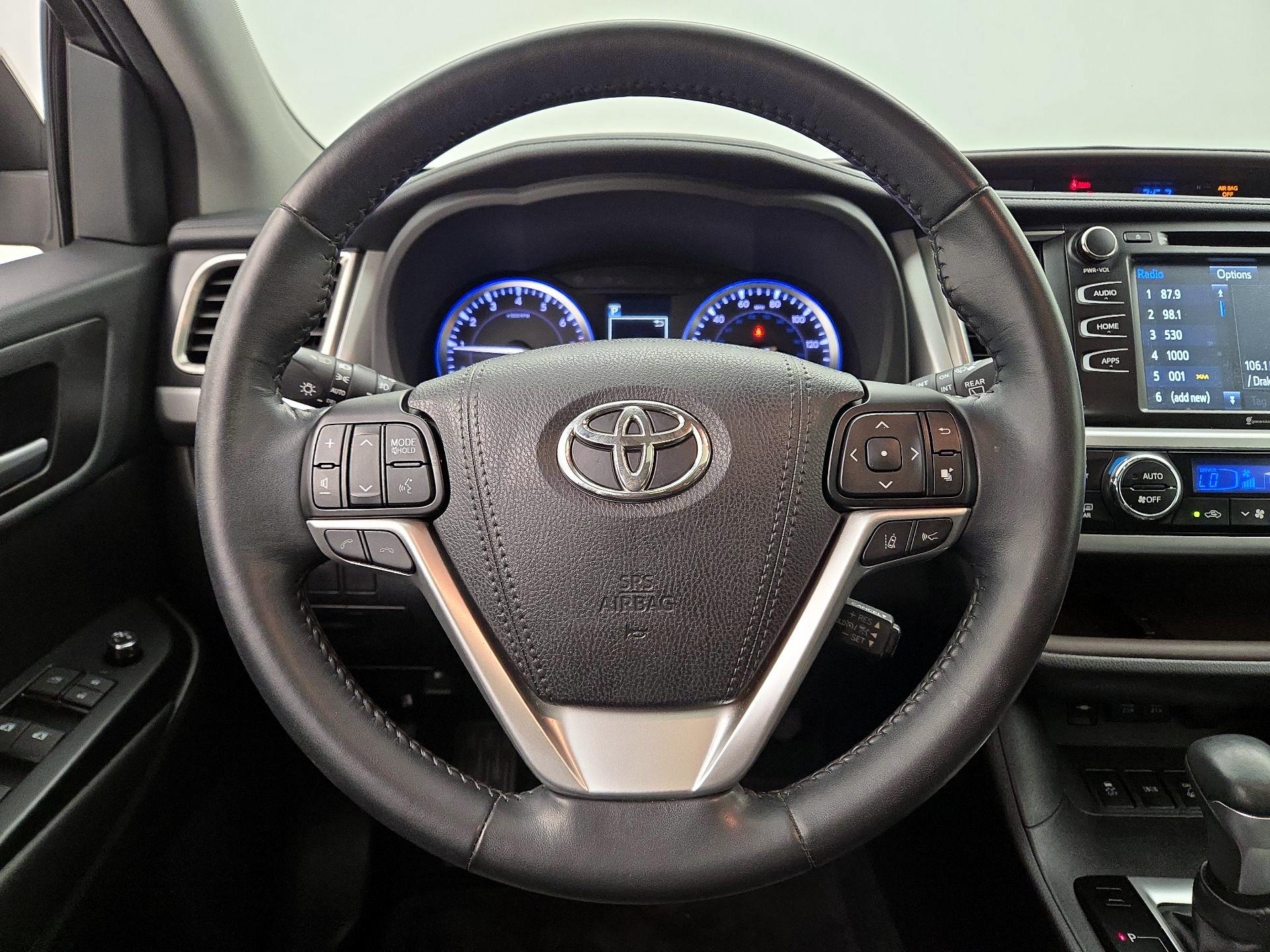 Thumbnail: 2017 Toyota Highlander - 10