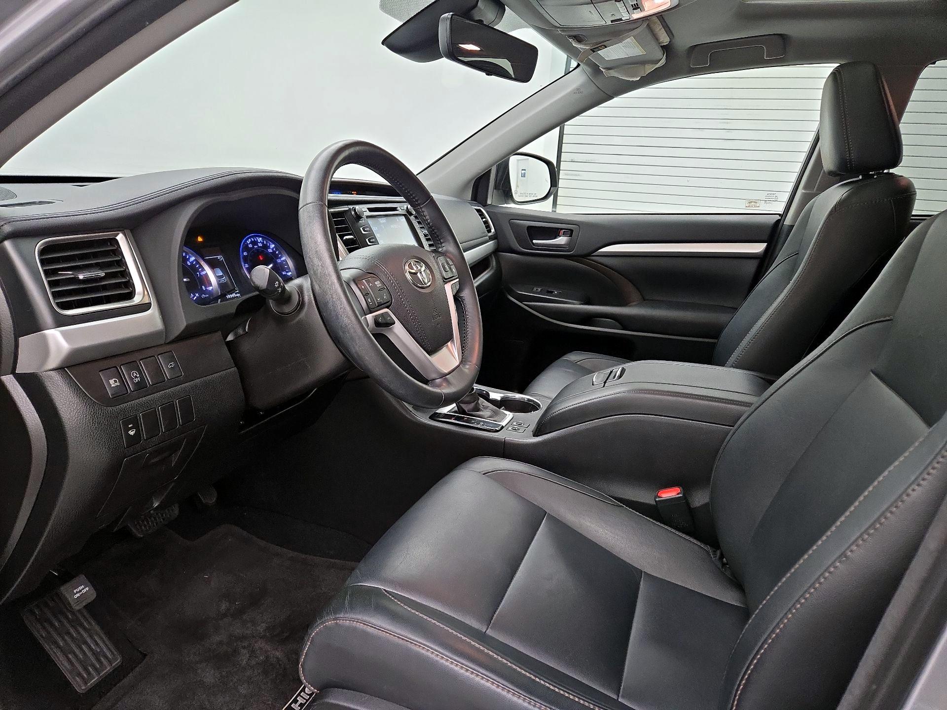 Thumbnail: 2017 Toyota Highlander - 11