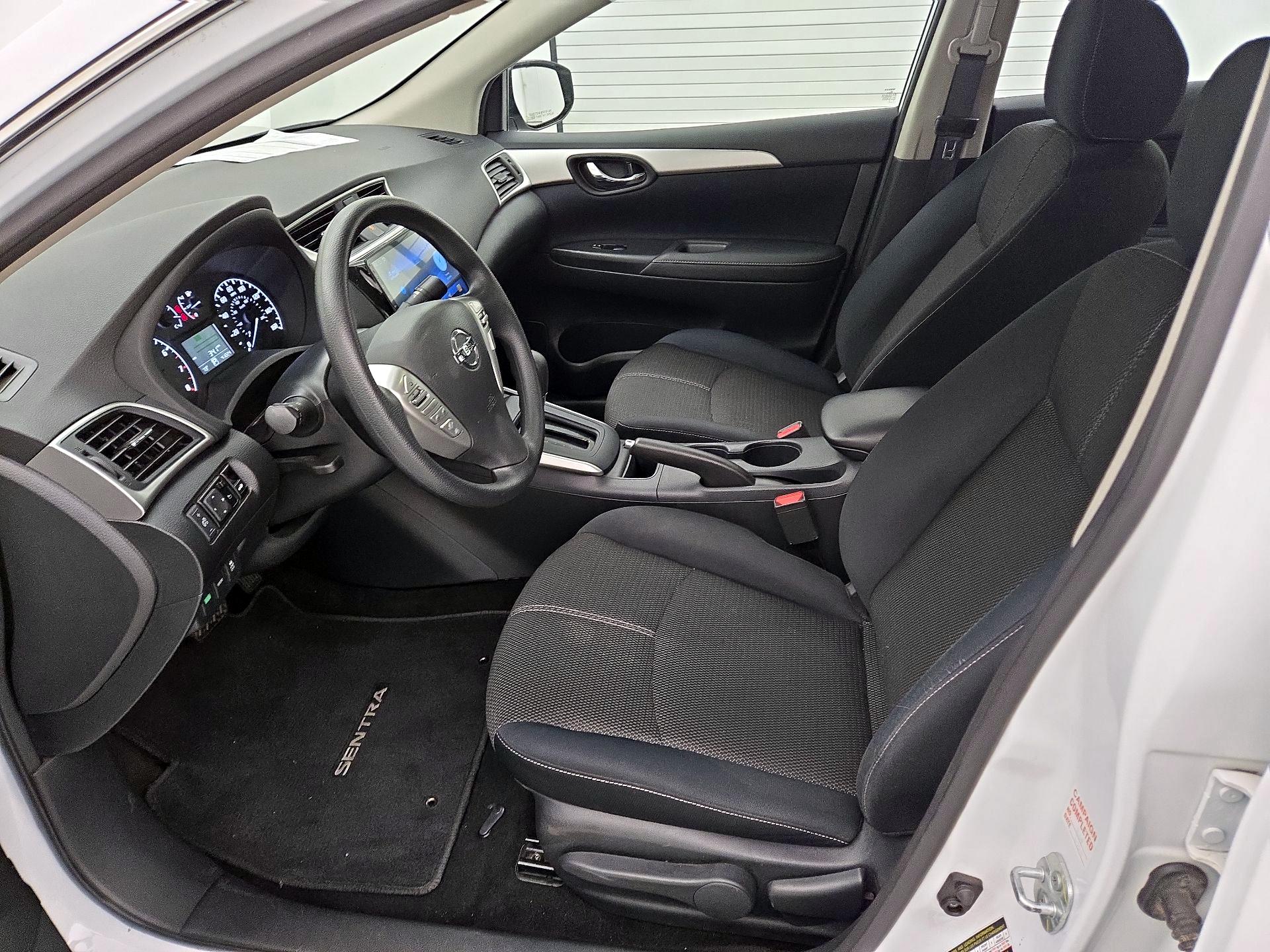 Thumbnail: 2016 Nissan Sentra - 11