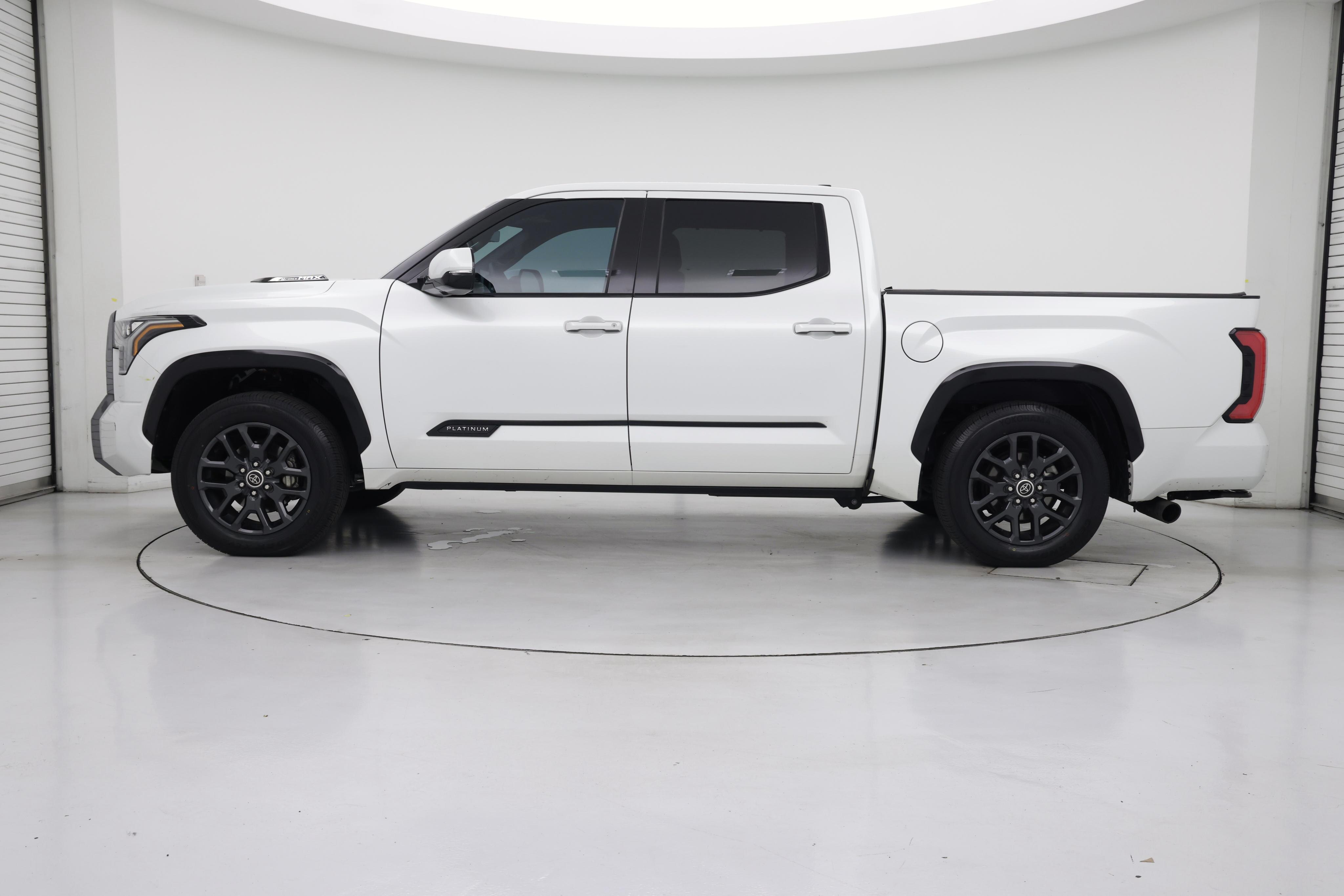 Thumbnail: 2022 Toyota Tundra - 3